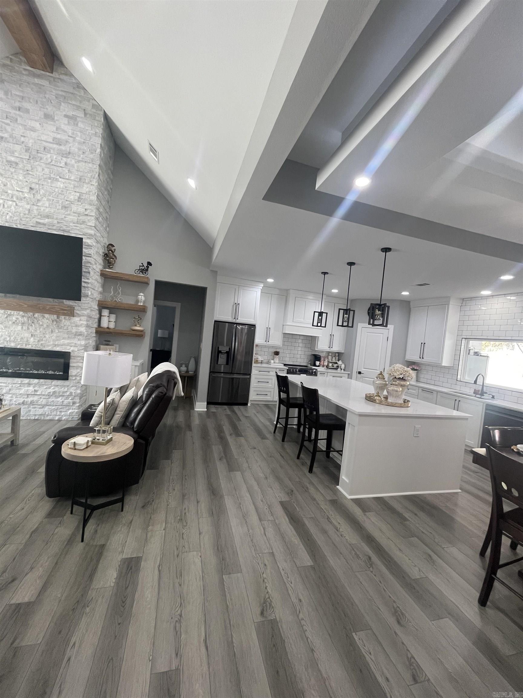 3011 Beauchamp Road