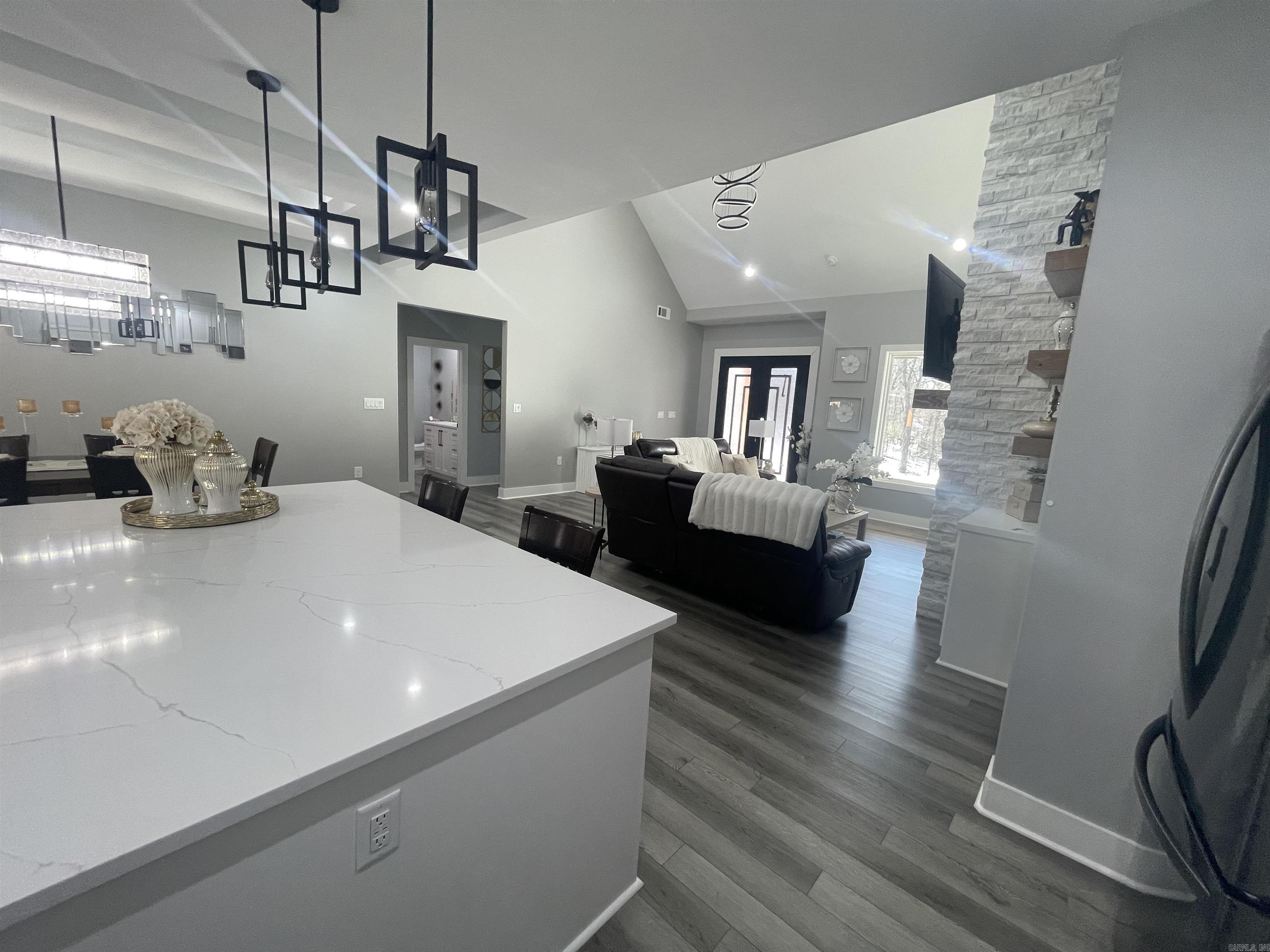 3011 Beauchamp Road