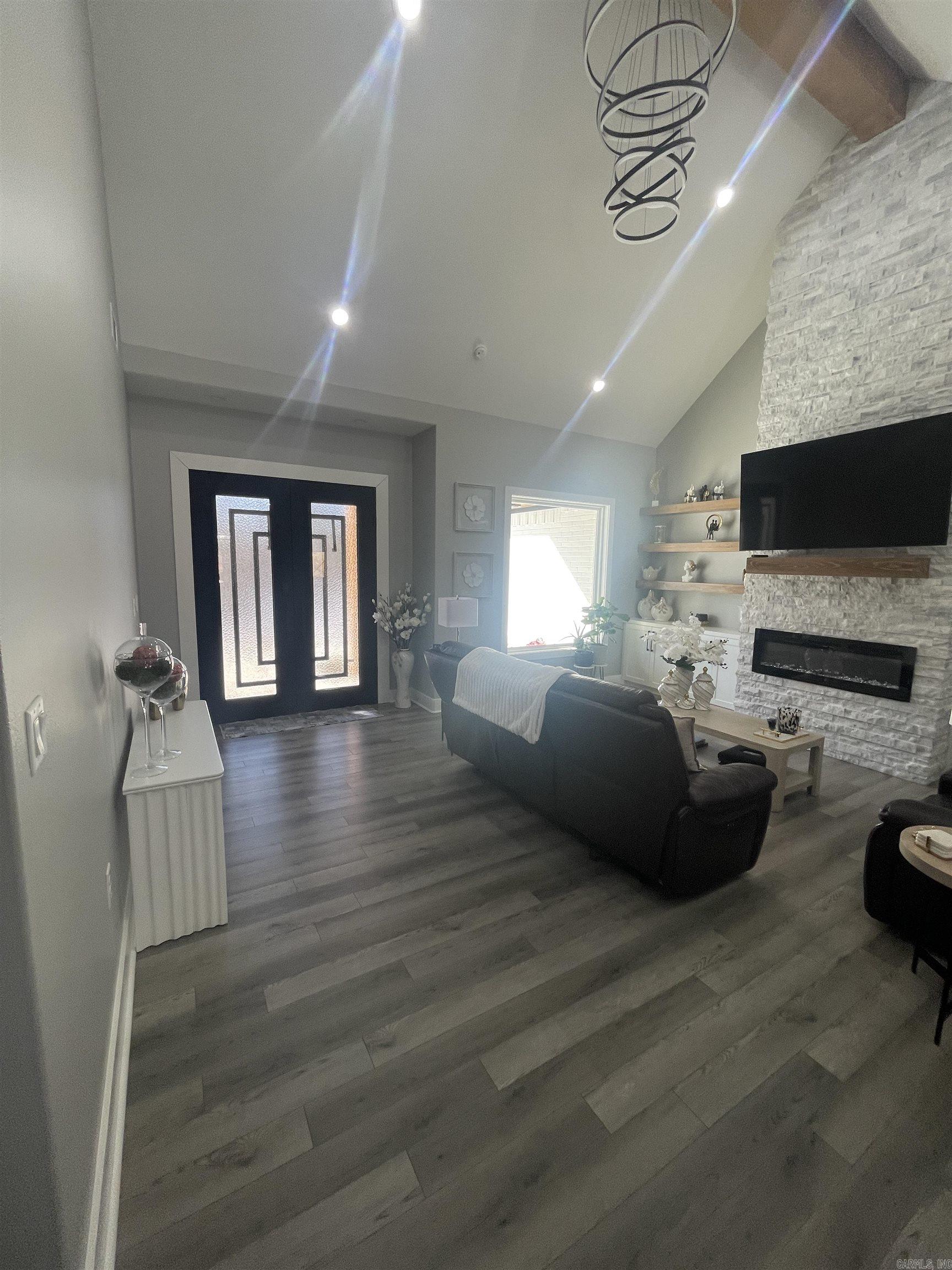 3011 Beauchamp Road