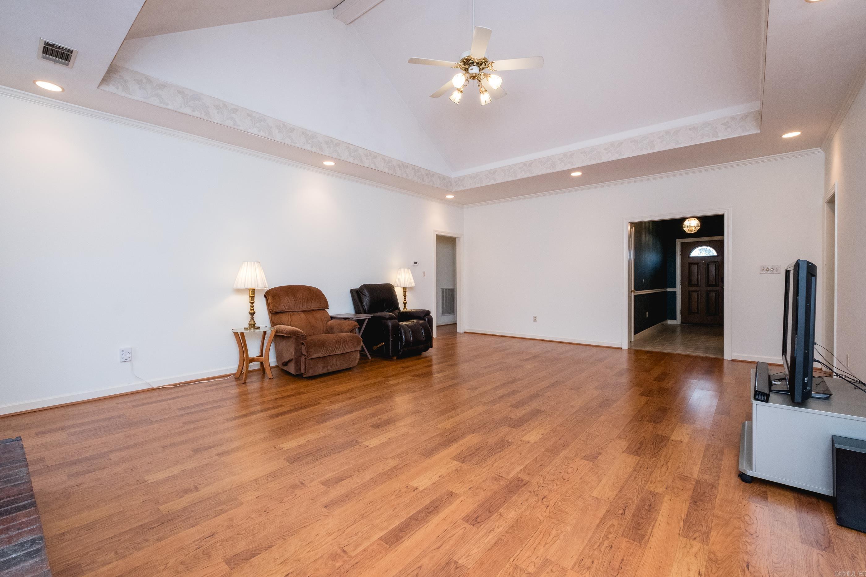 28 Saint John Pl