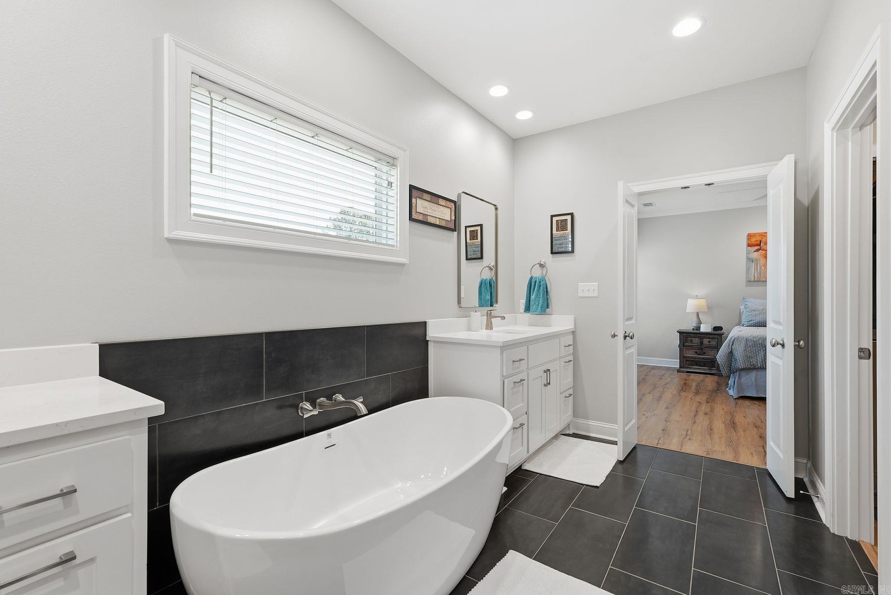 4830 EDGEWOOD PARK Drive