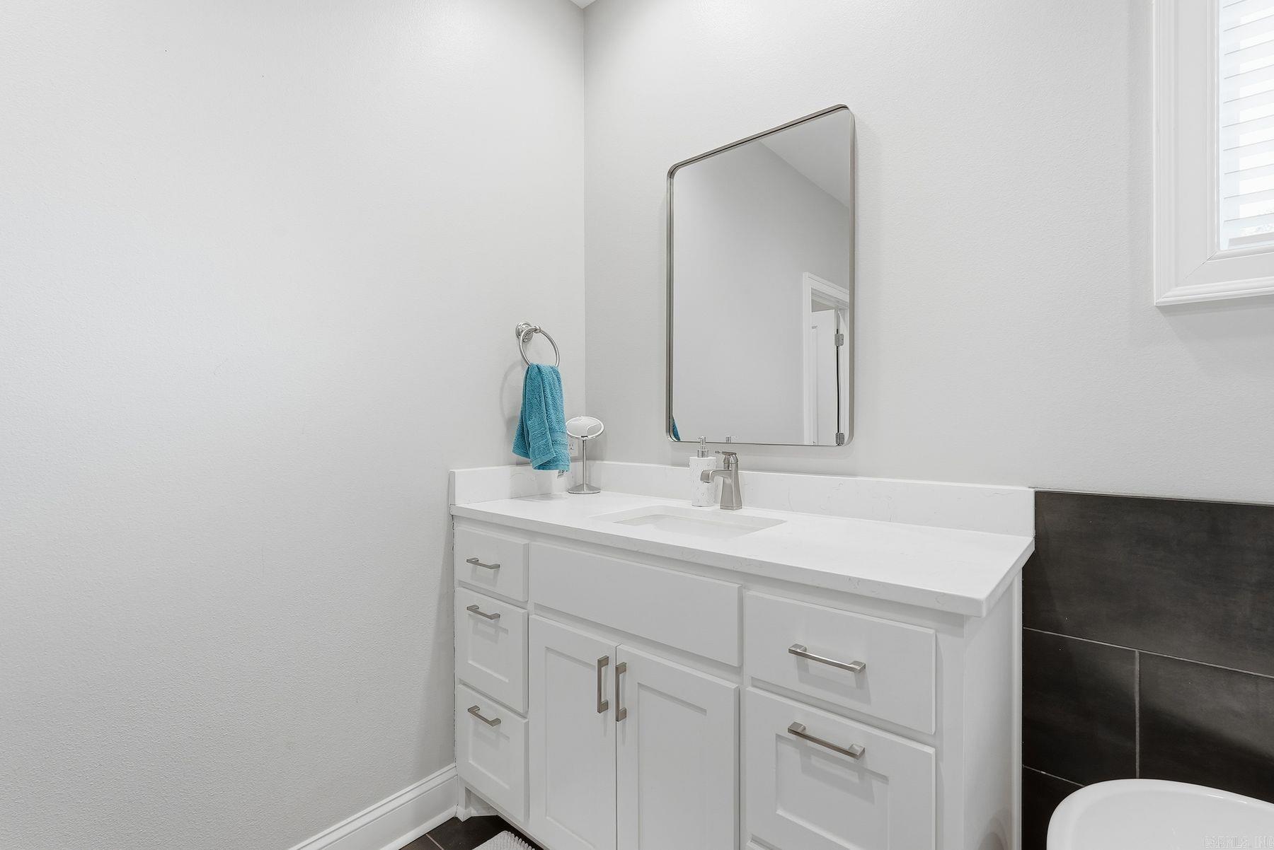 4830 EDGEWOOD PARK Drive