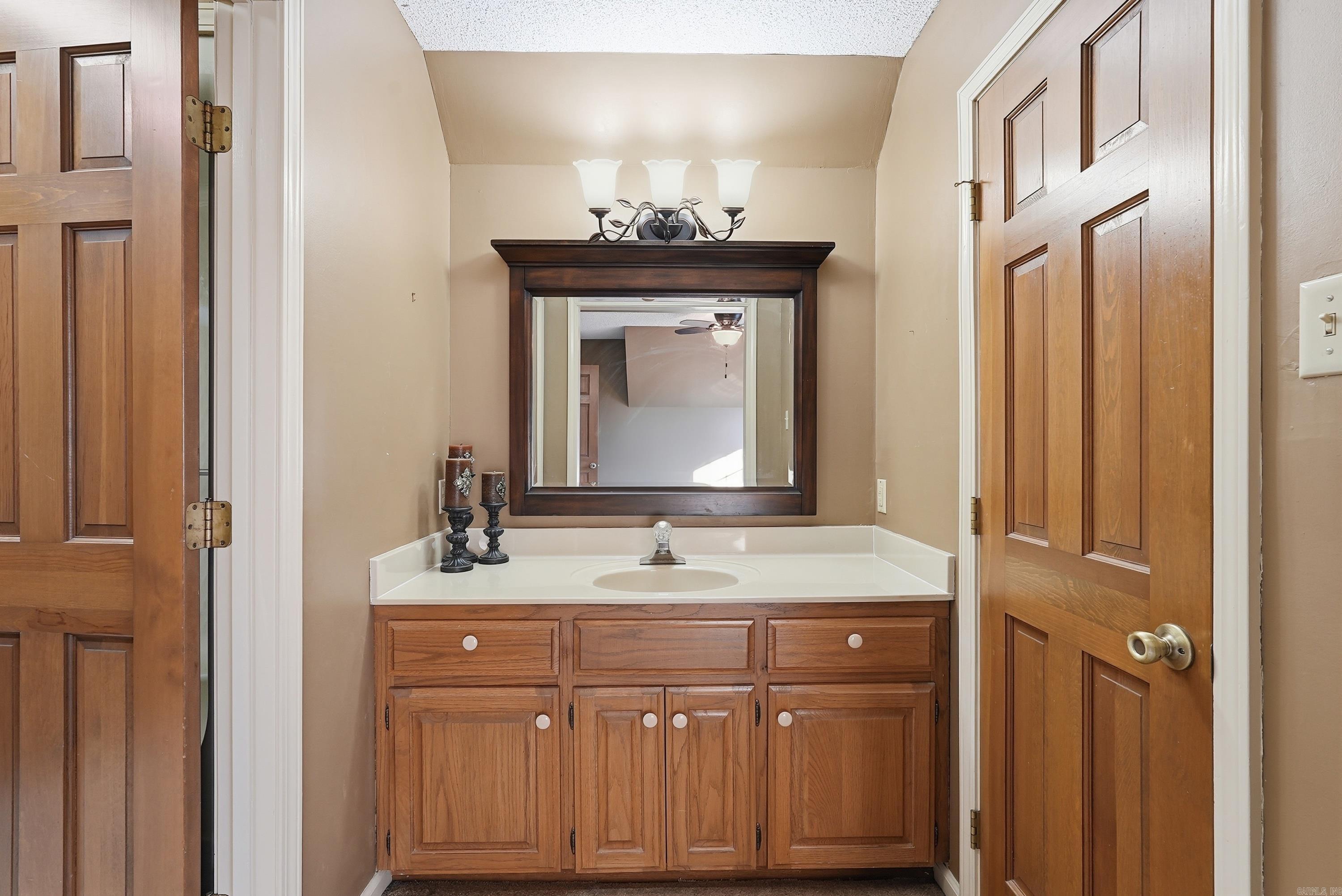 14 Shady Valley Drive