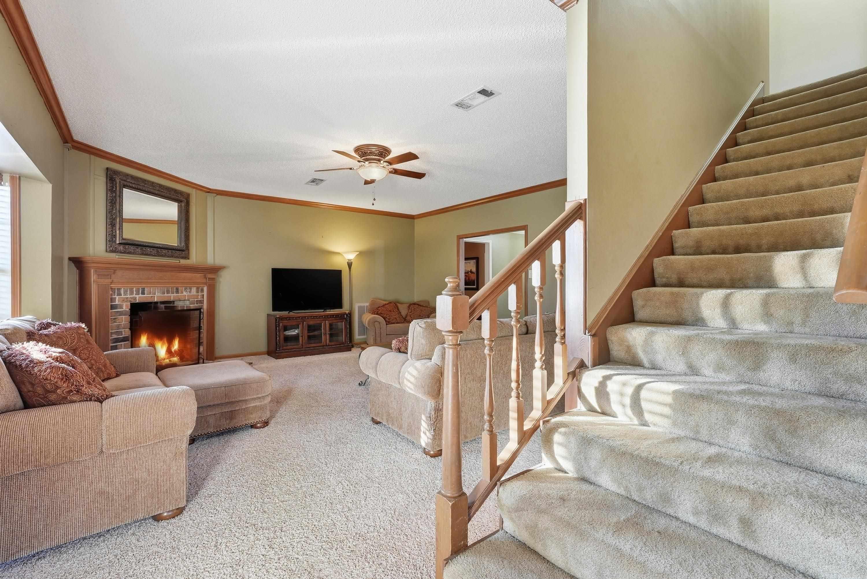 14 Shady Valley Drive