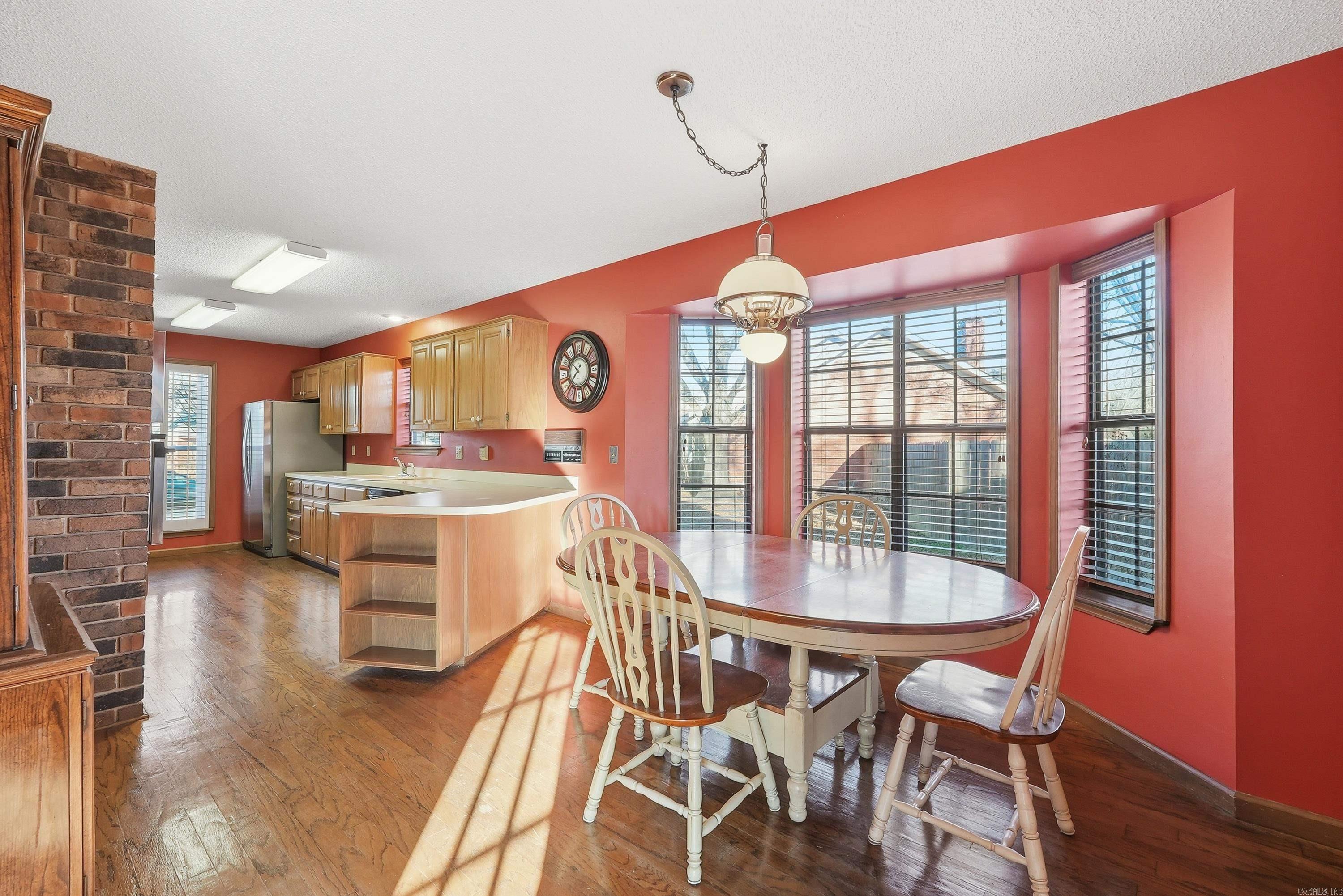 14 Shady Valley Drive