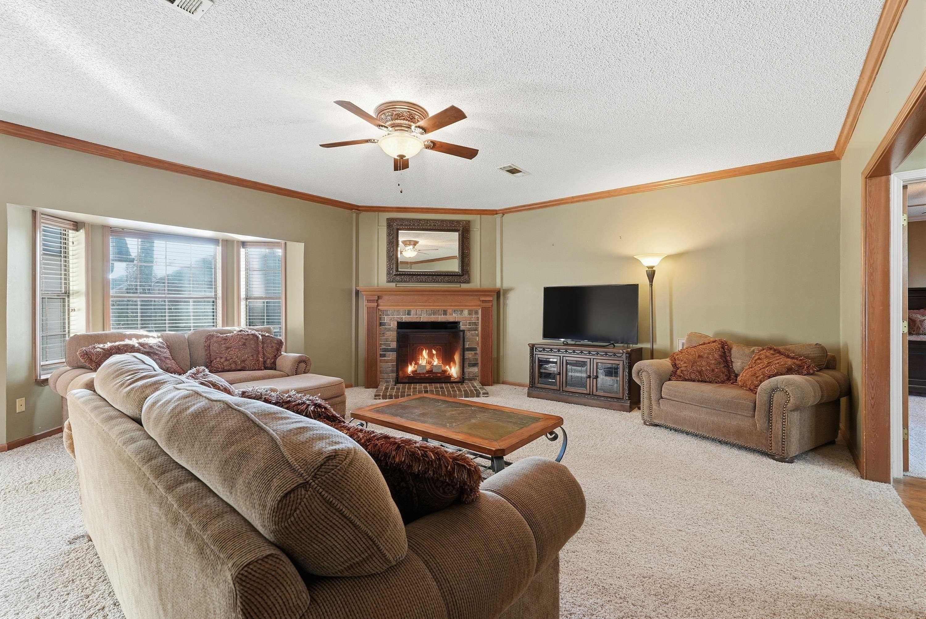 14 Shady Valley Drive