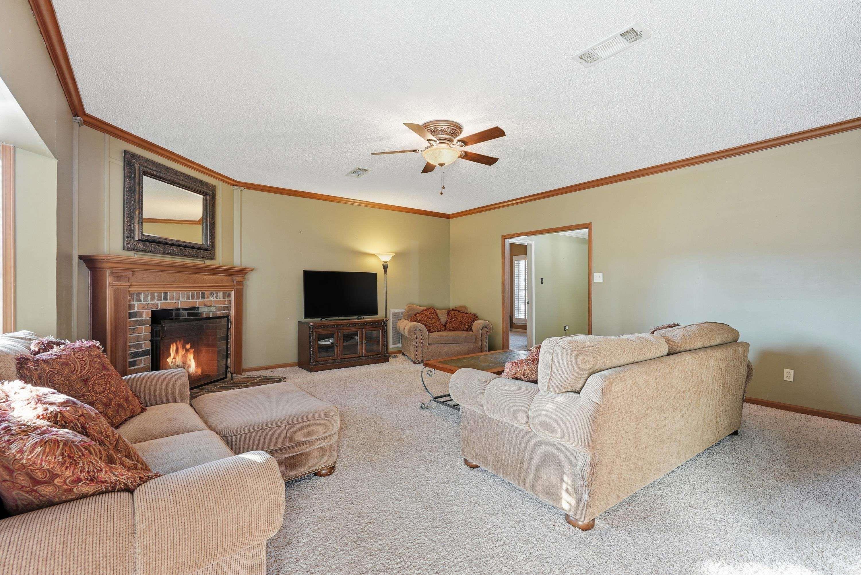 14 Shady Valley Drive