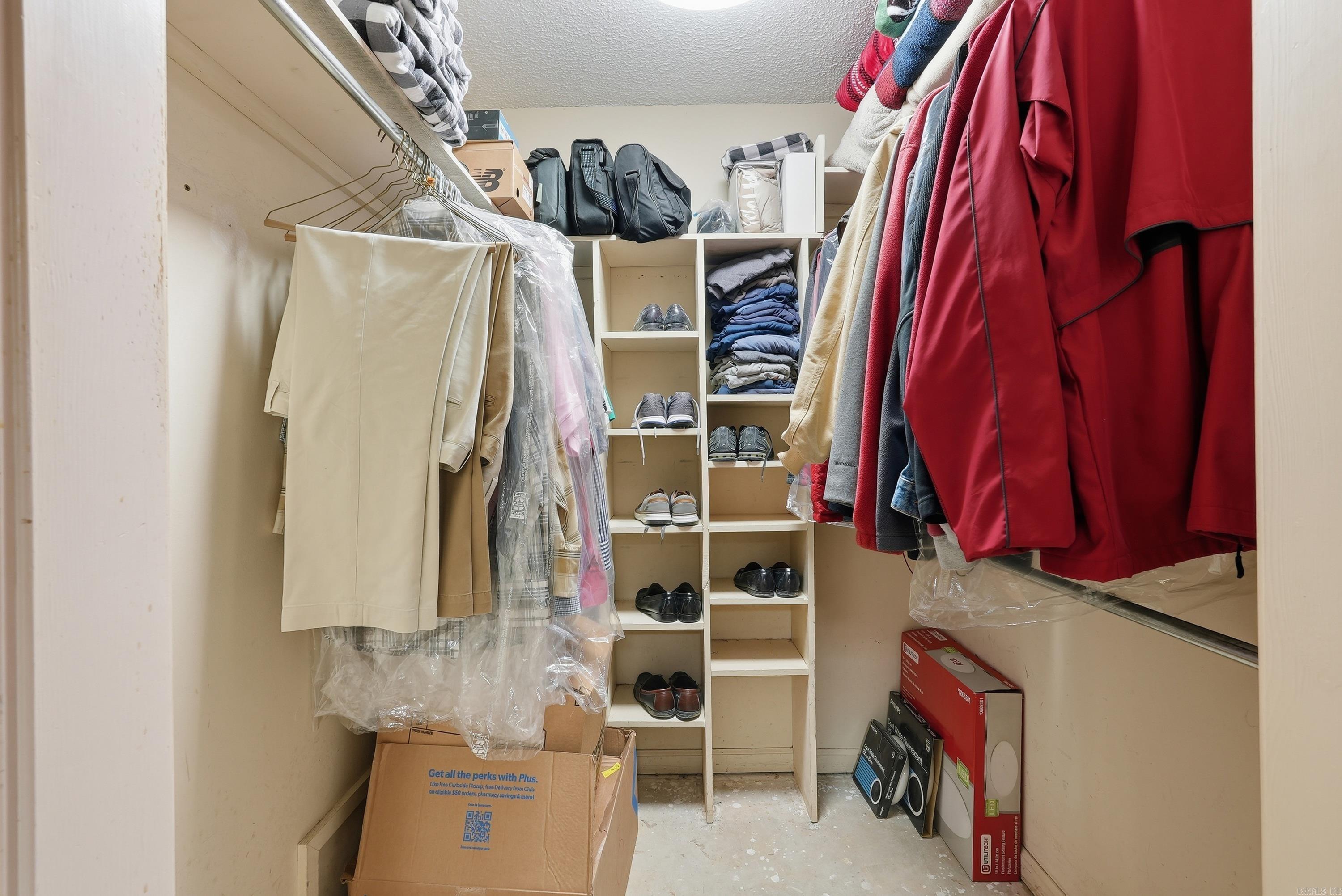 14 Shady Valley Drive