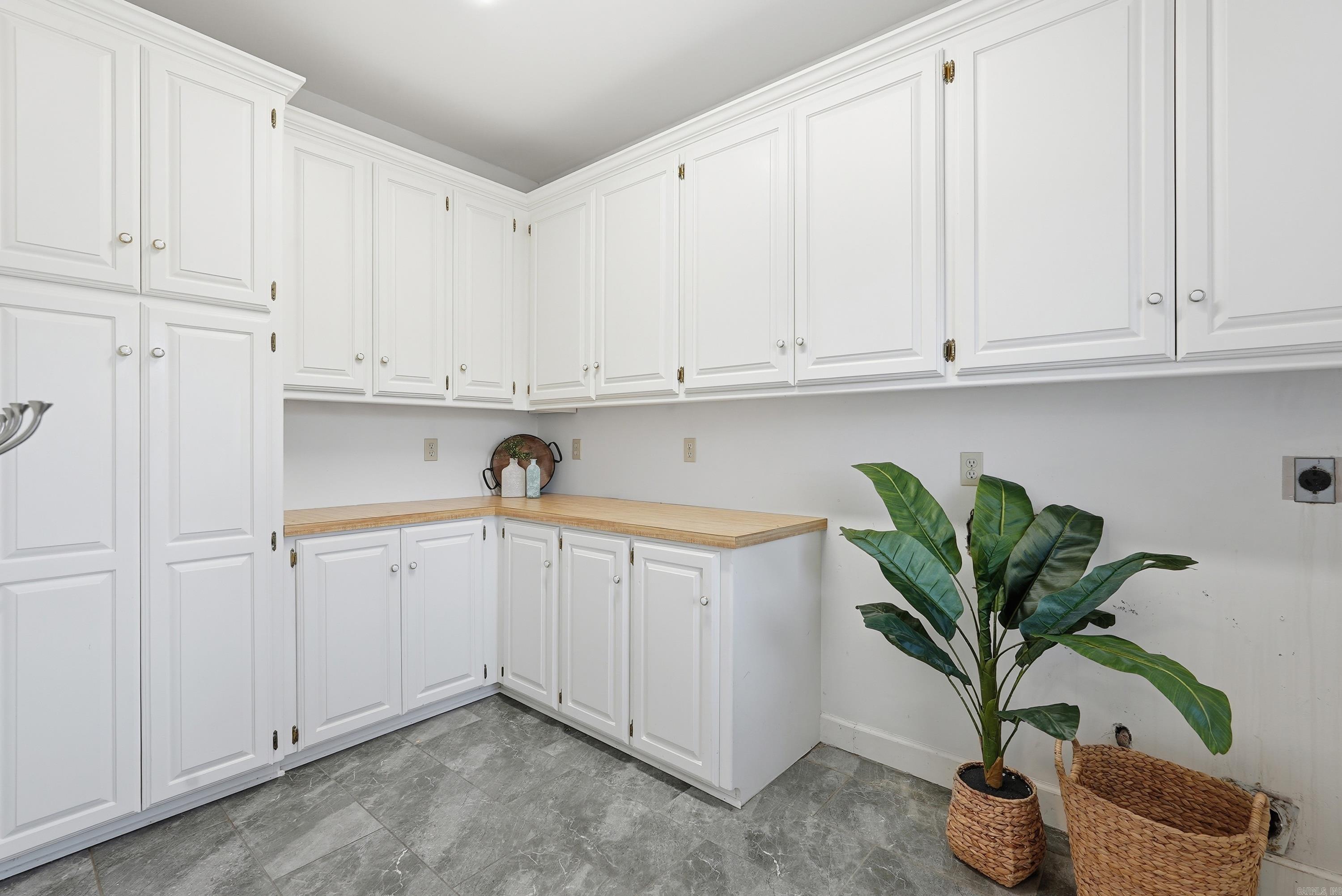 56 Valley Estates Court