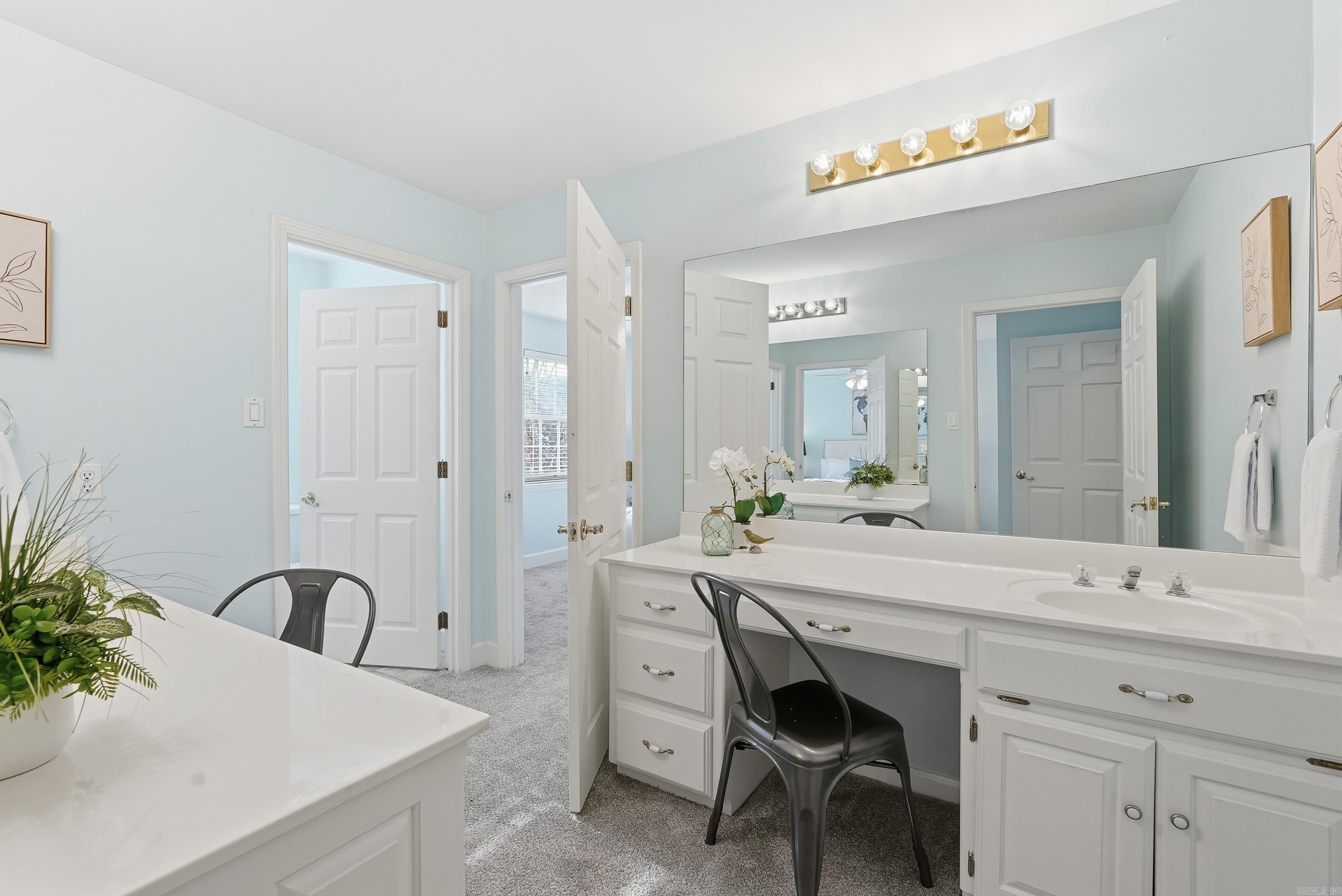 56 Valley Estates Court