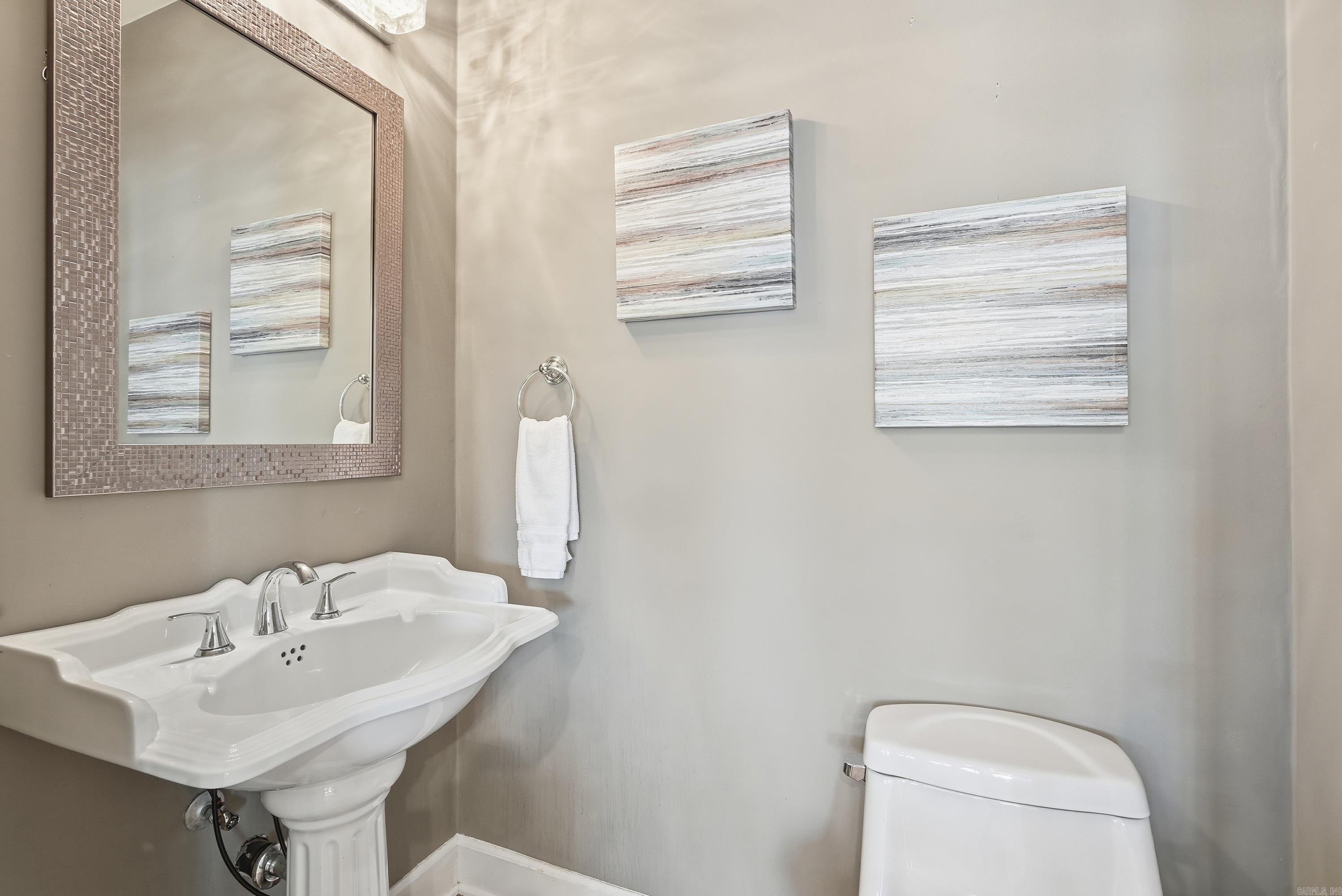 56 Valley Estates Court