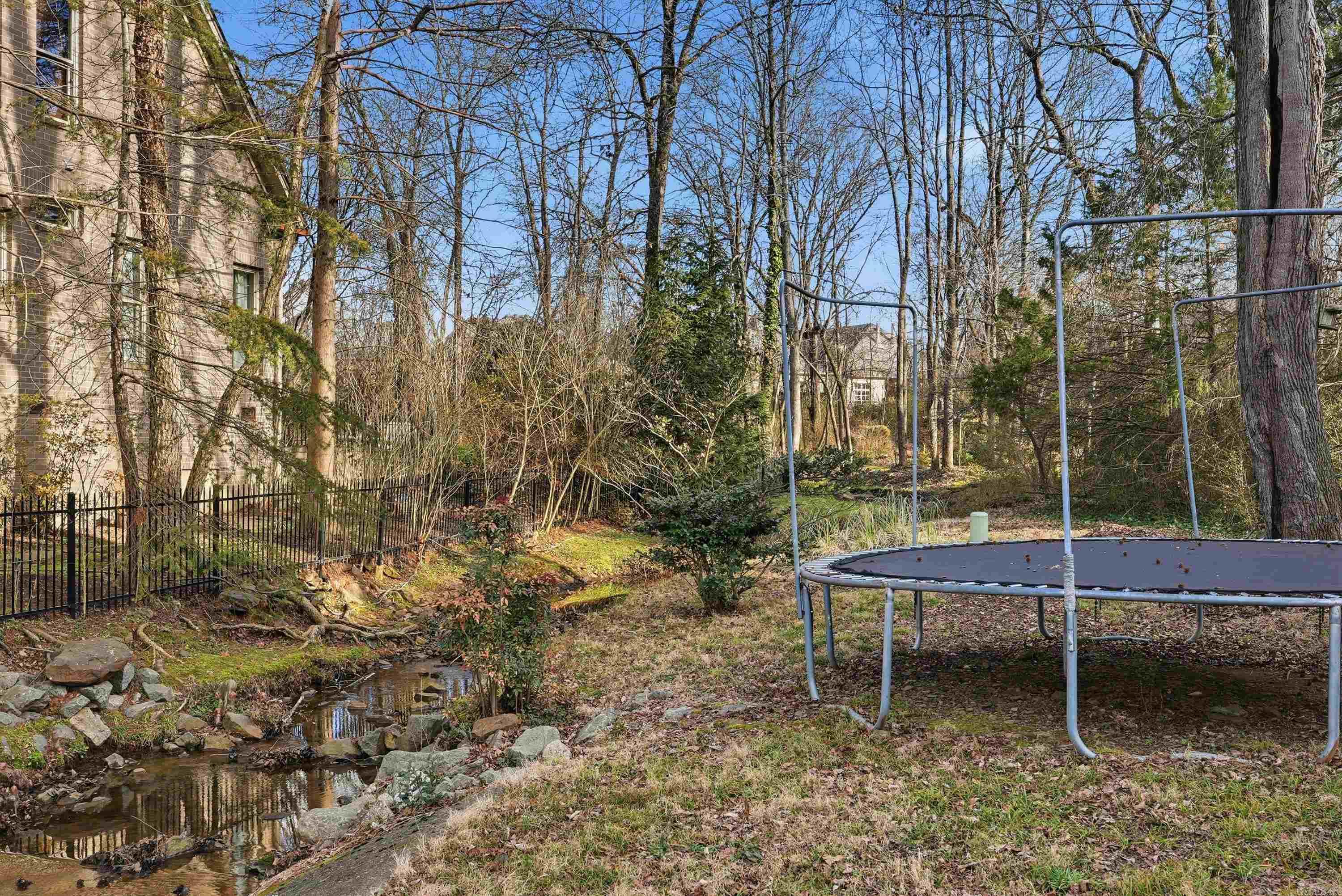 56 Valley Estates Court