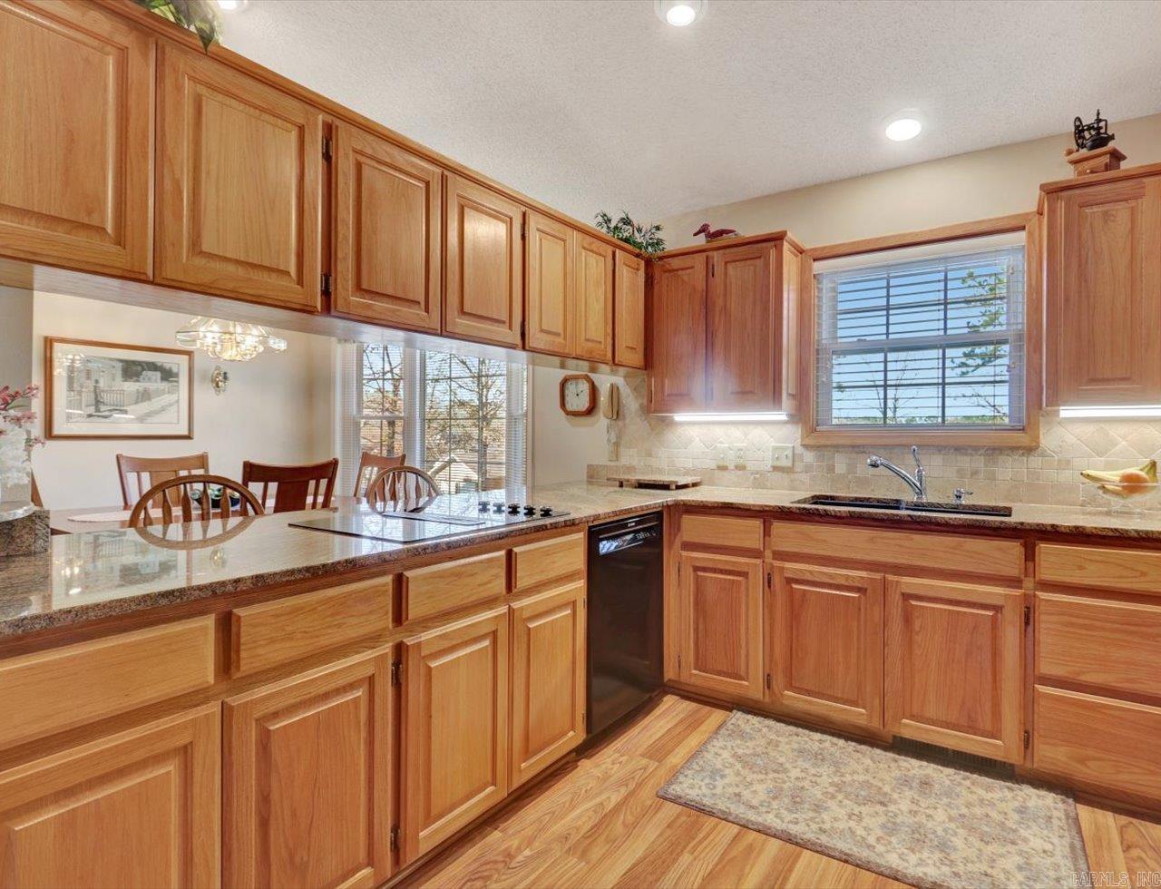 44 Zarpa Way