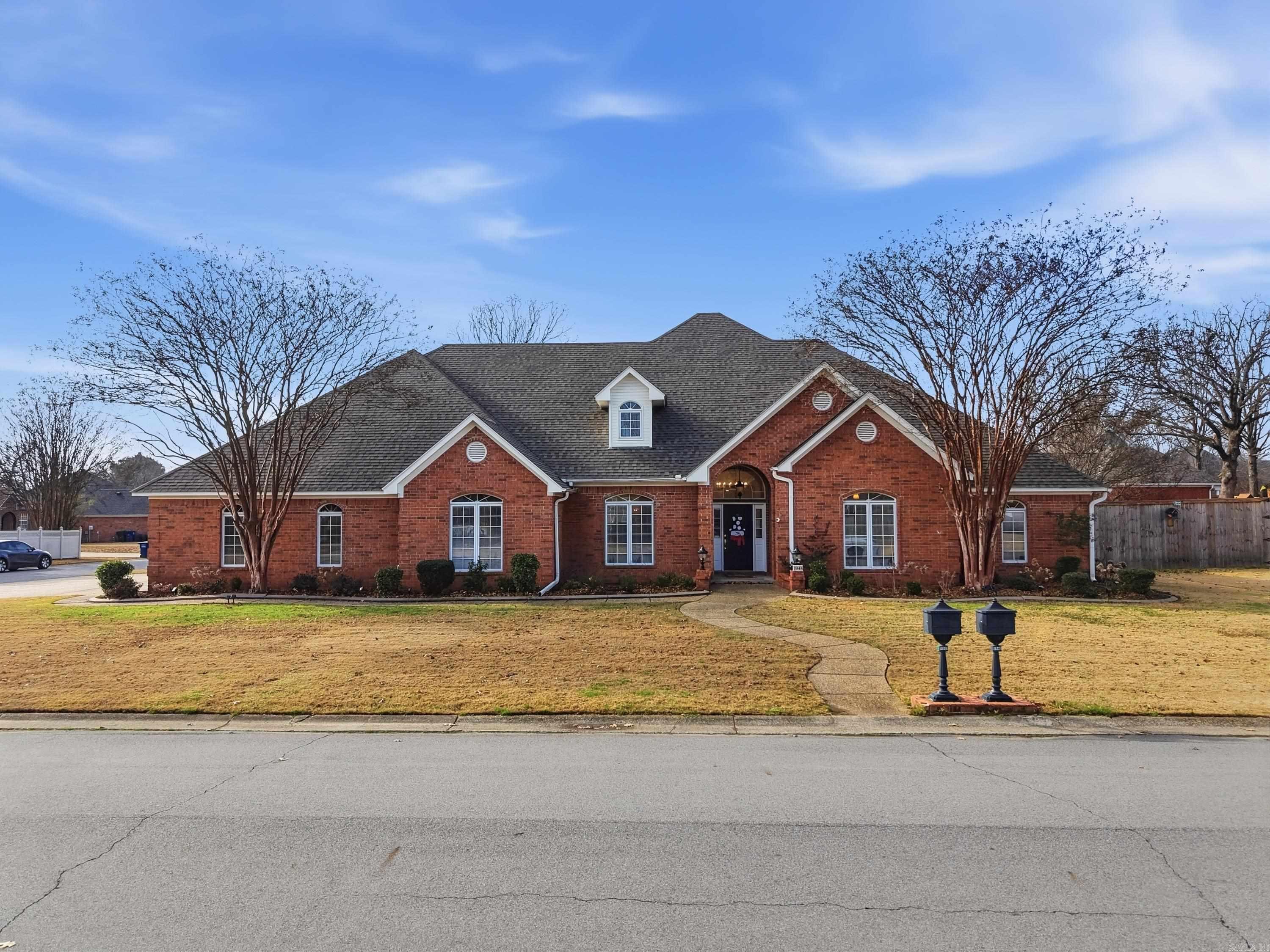 1945 COLUMBIA Drive