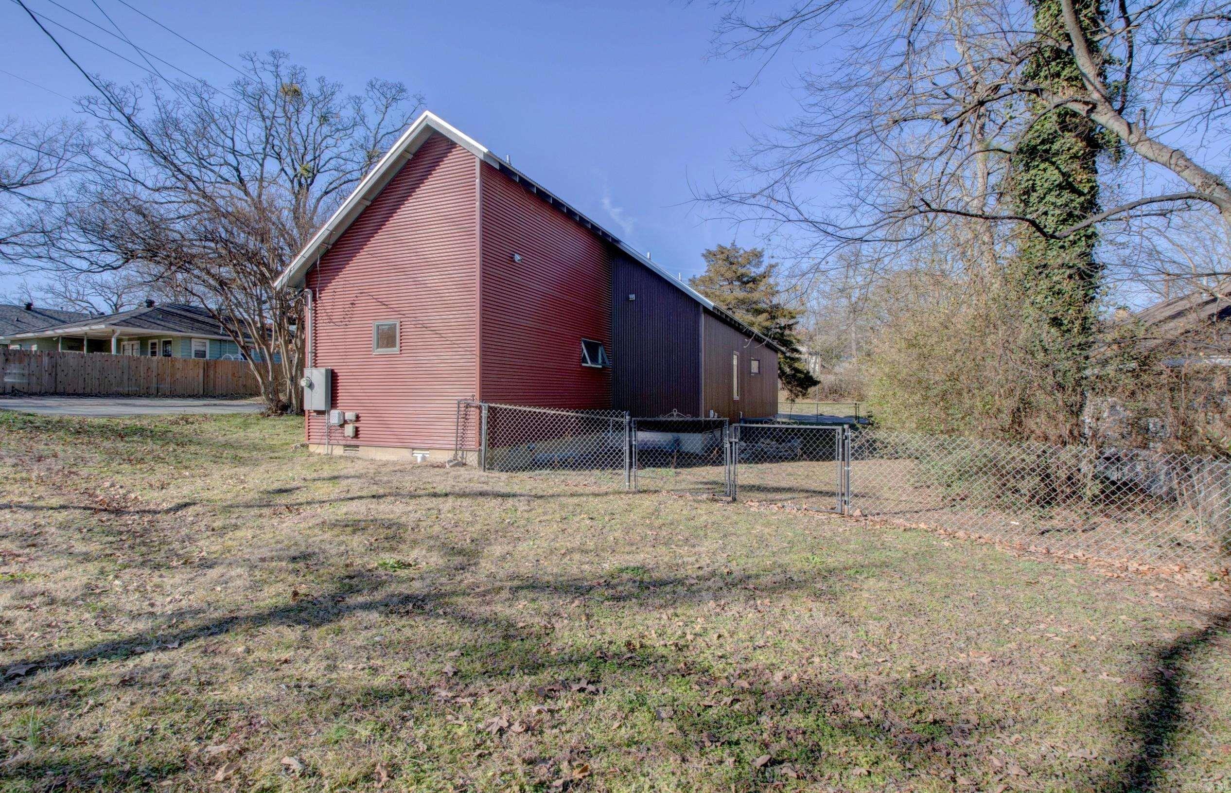 2721 W Capitol Avenue