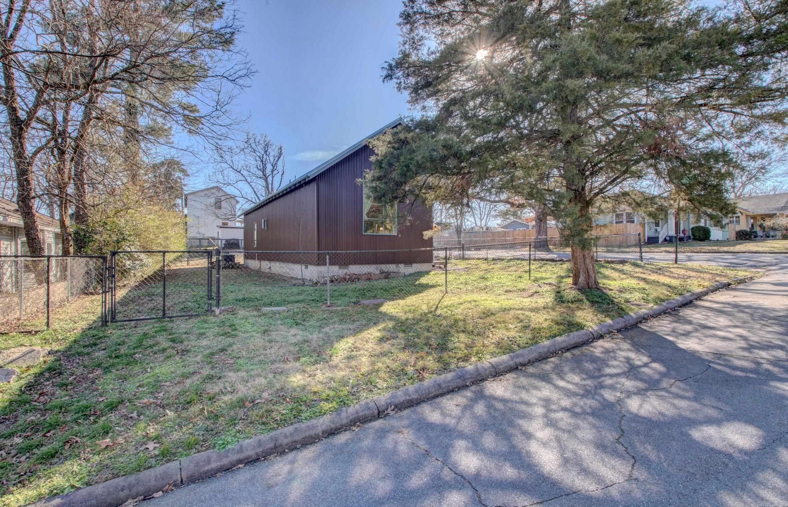 2721 W Capitol Avenue