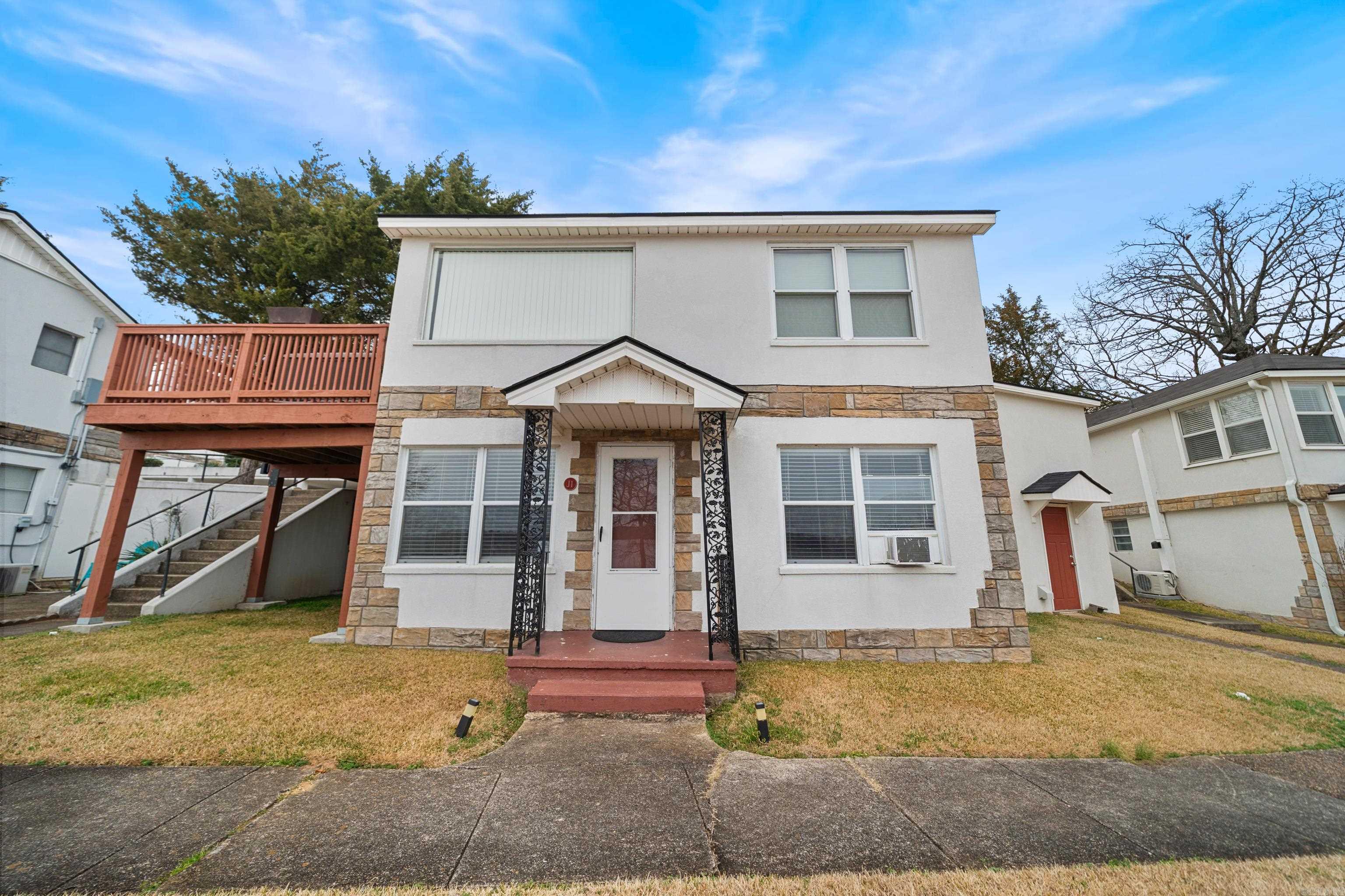 210 Aberina Unit: J1