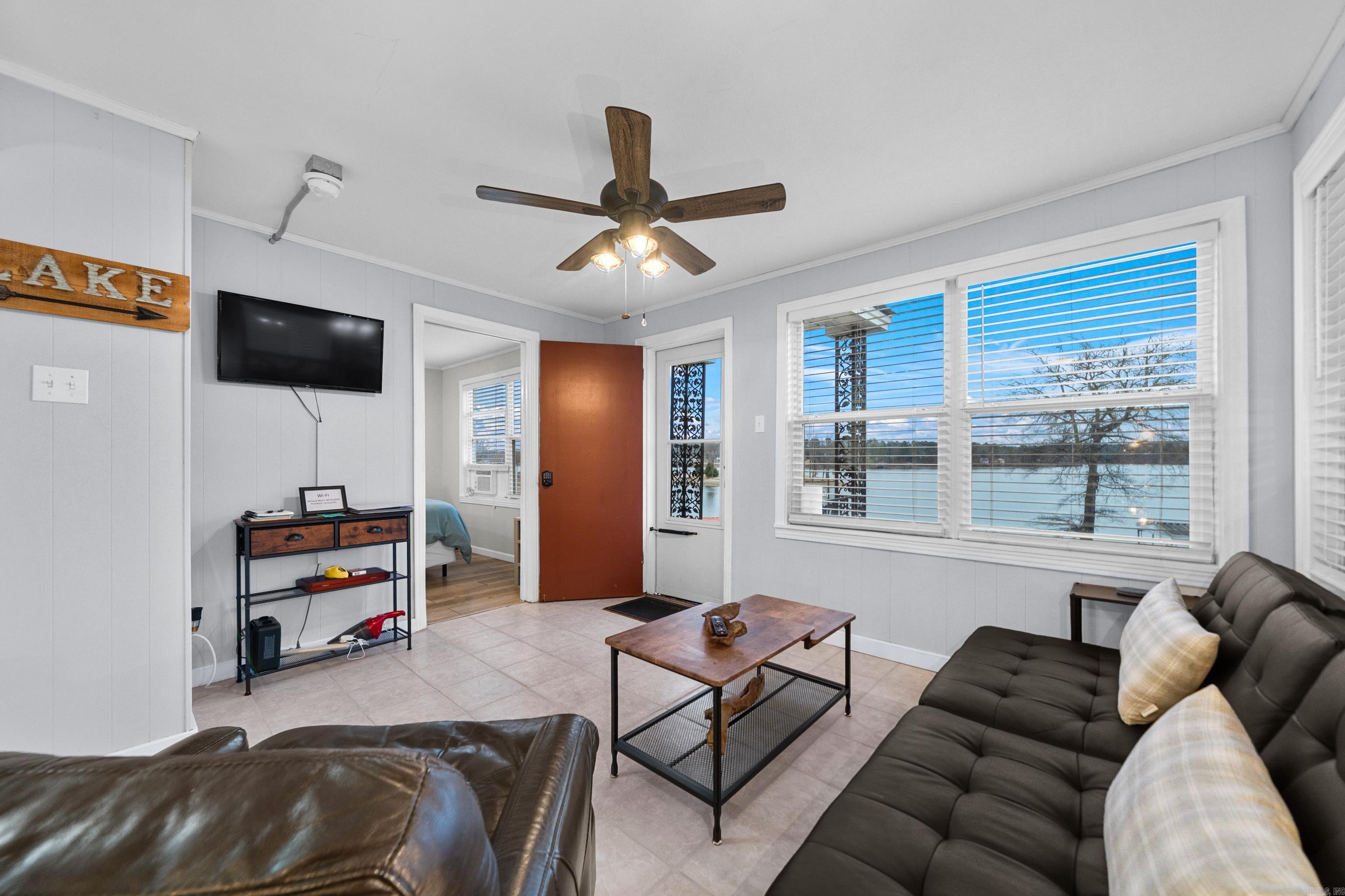 210 Aberina Unit: J1