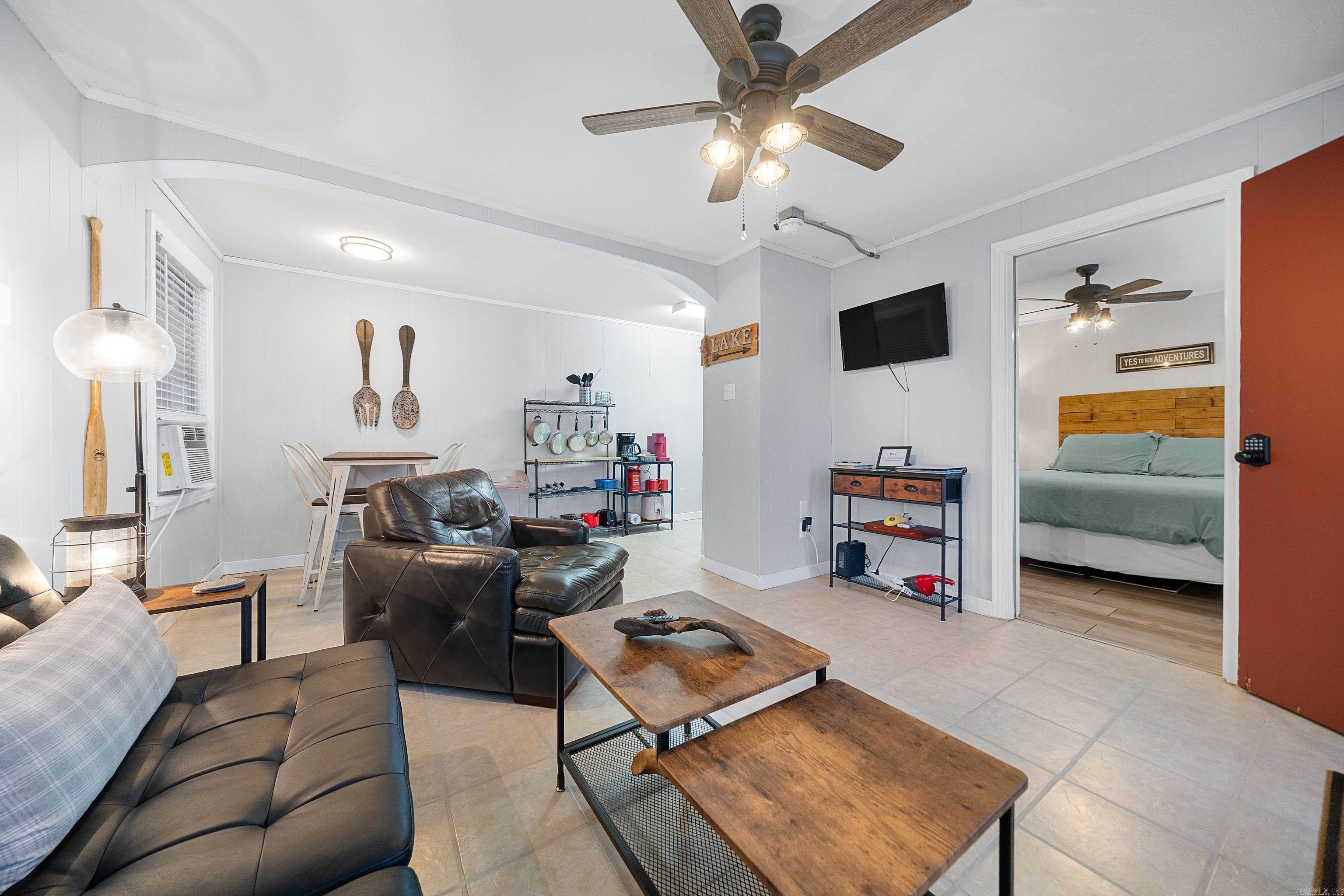 210 Aberina Unit: J1