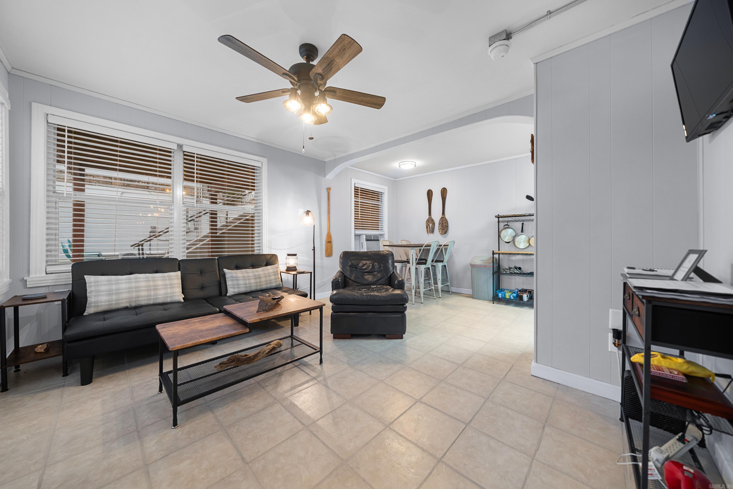 210 Aberina Unit: J1