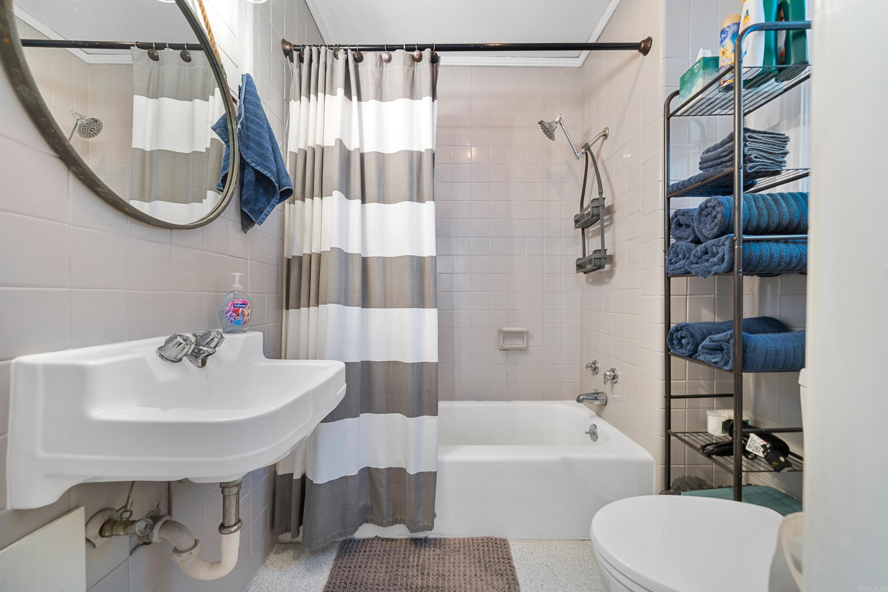 210 Aberina Unit: J1