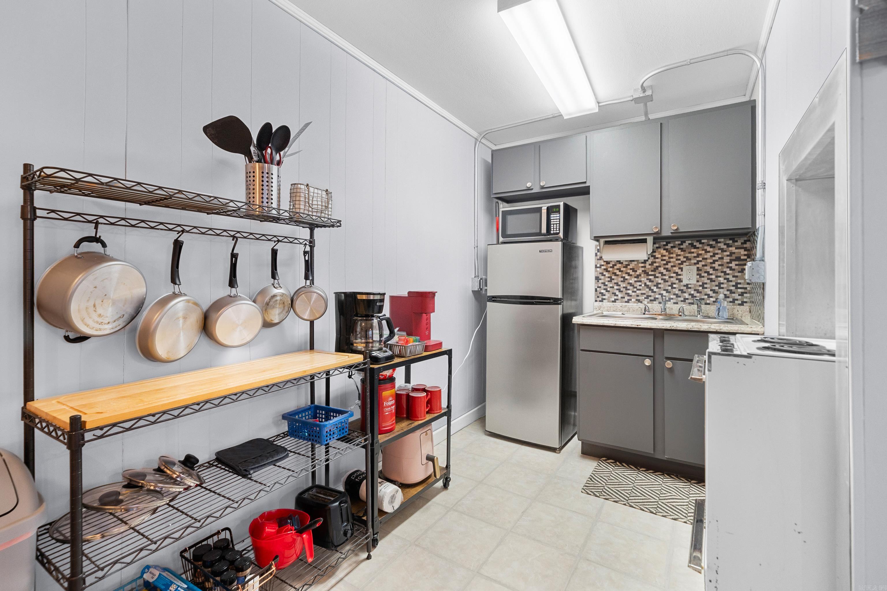 210 Aberina Unit: J1