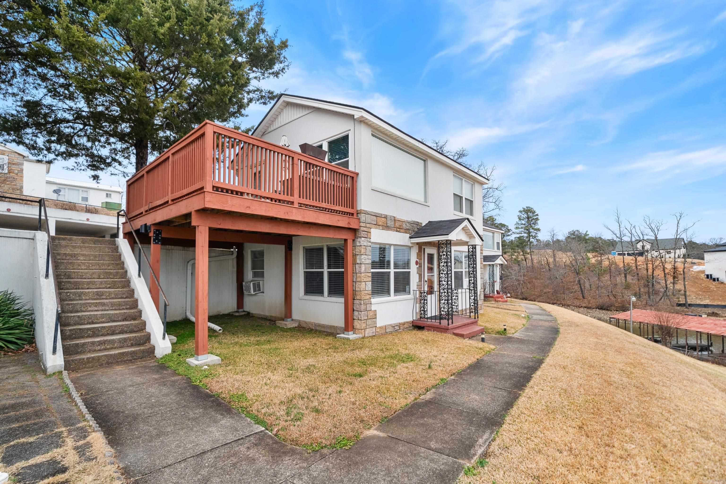 210 Aberina Unit: J1