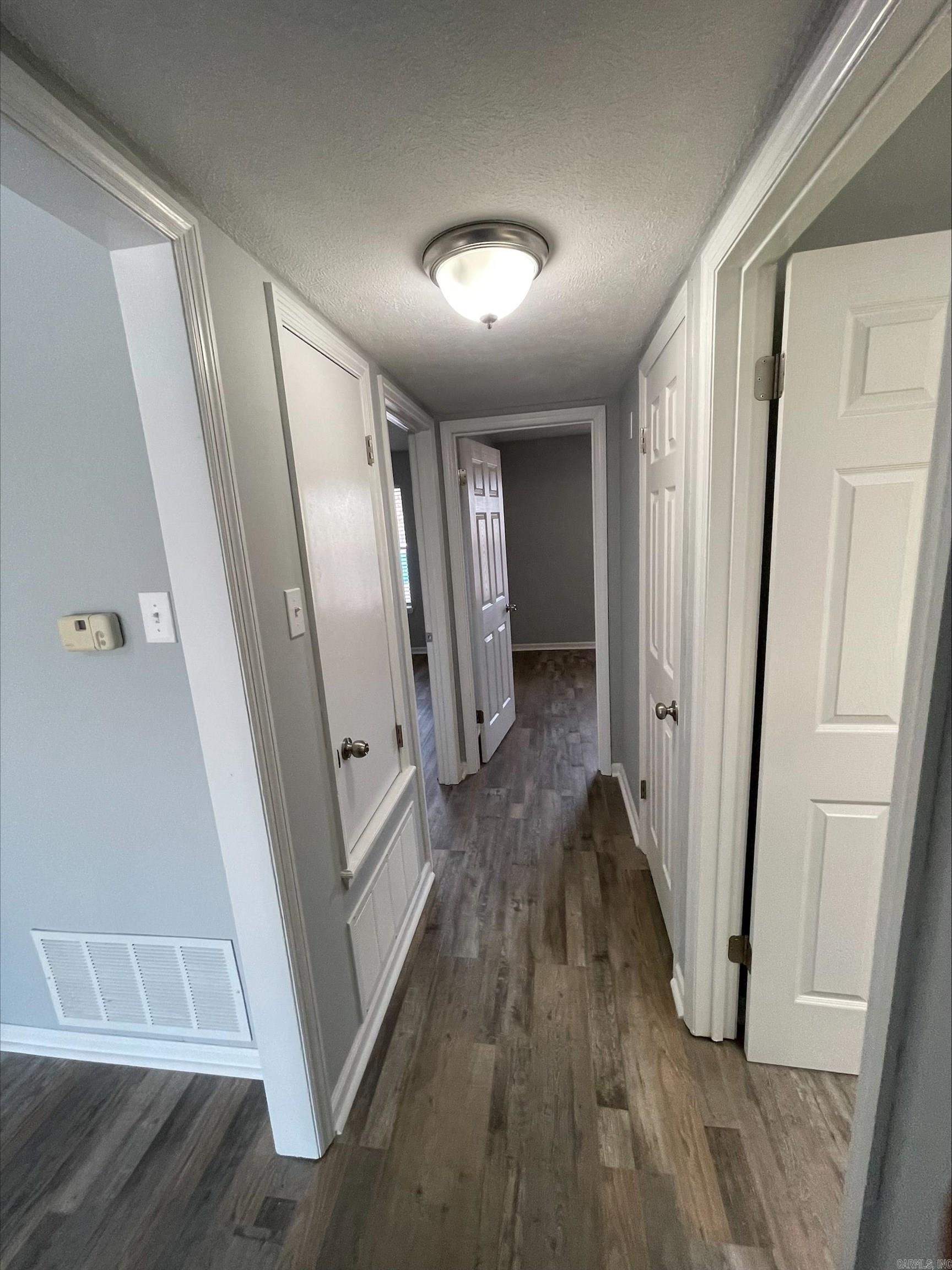 208 Elwood Dr