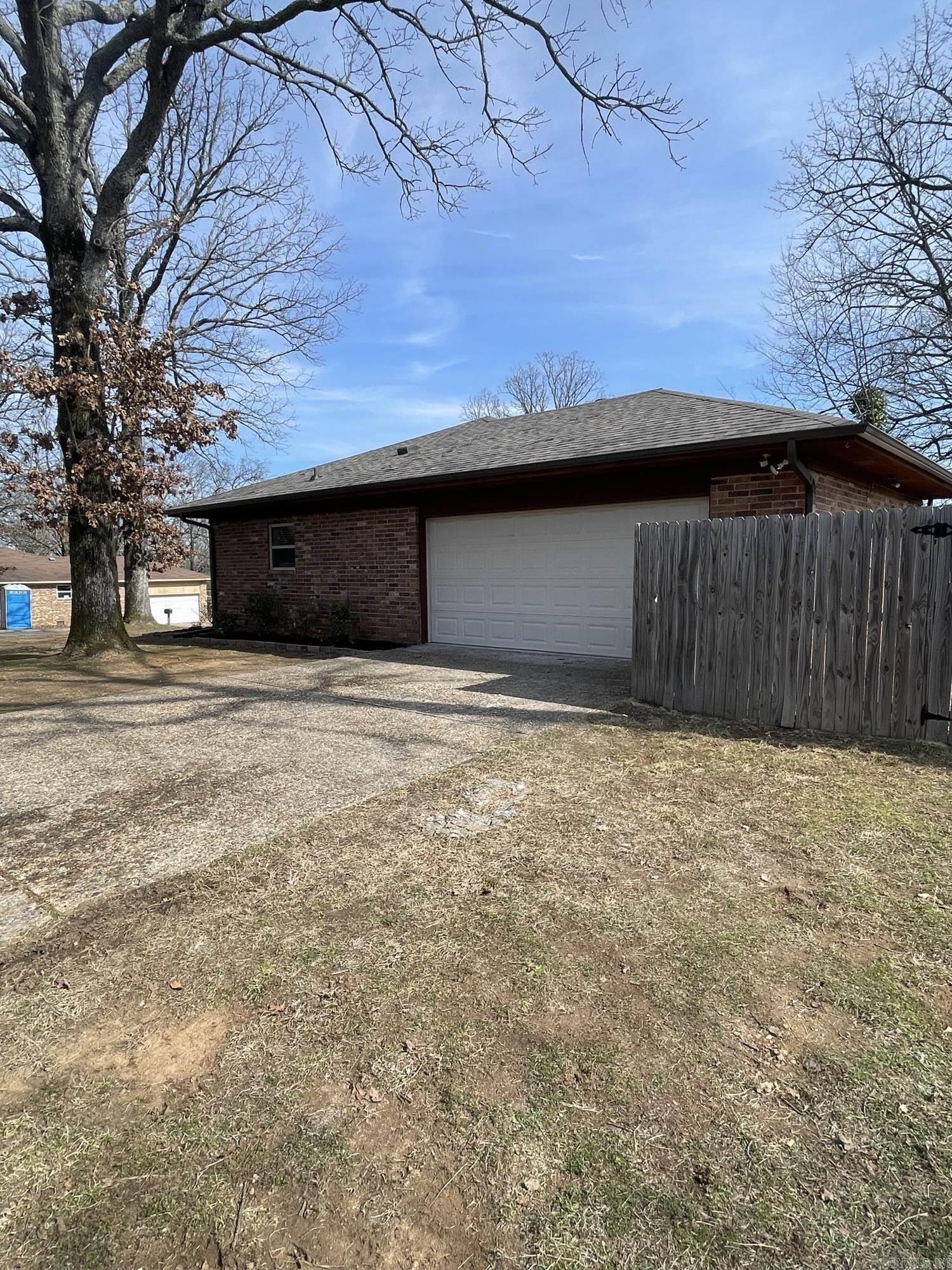 208 Elwood Dr