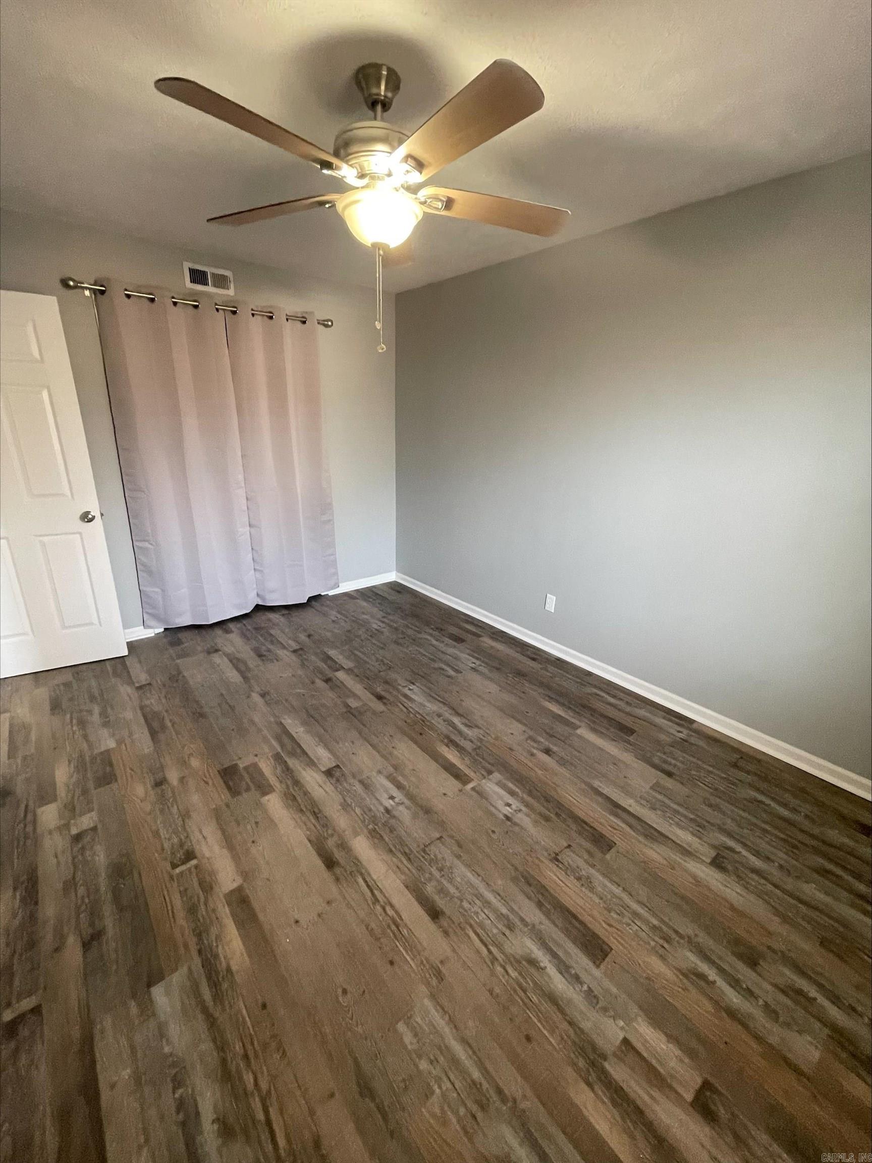 208 Elwood Dr