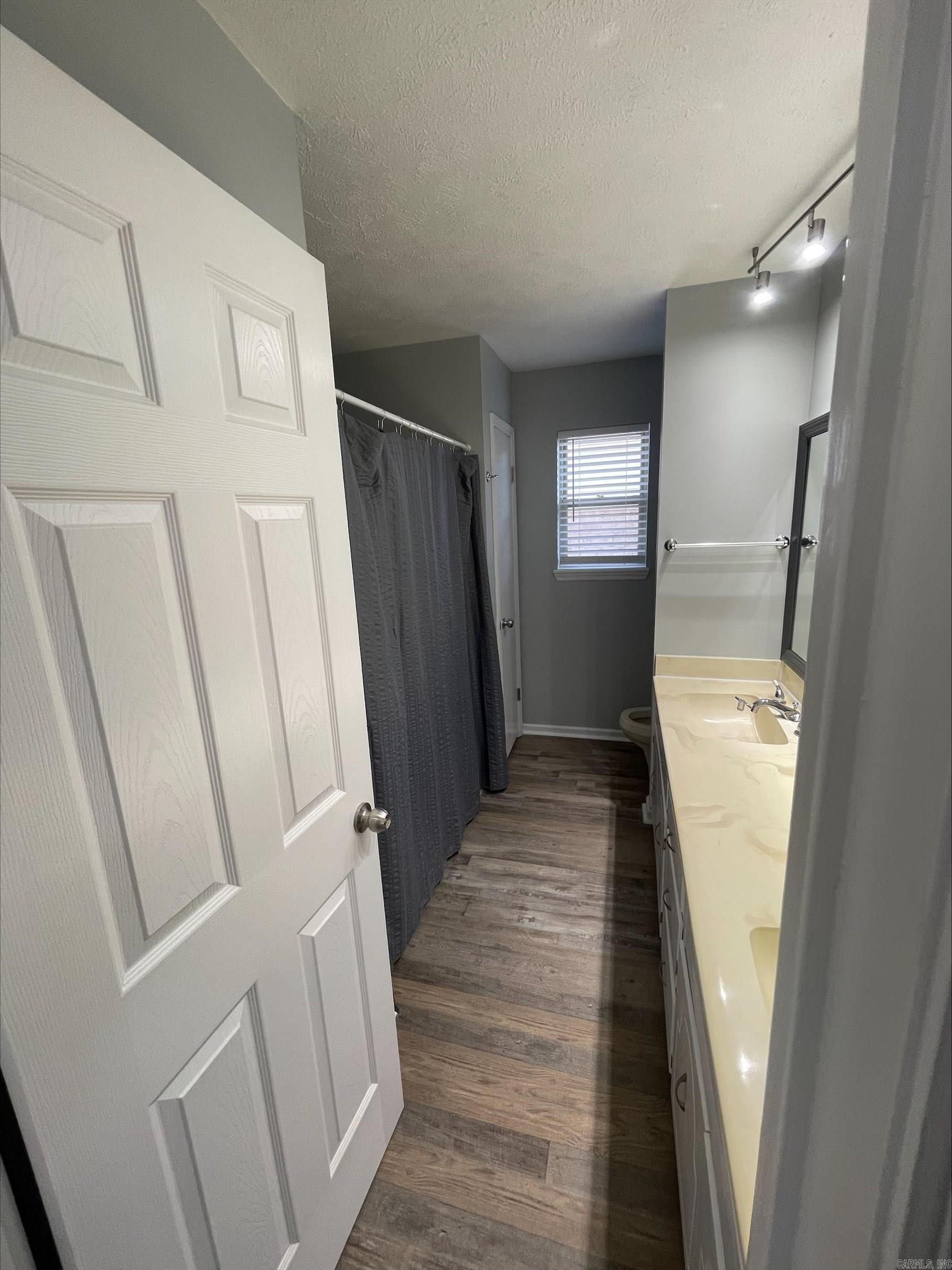 208 Elwood Dr