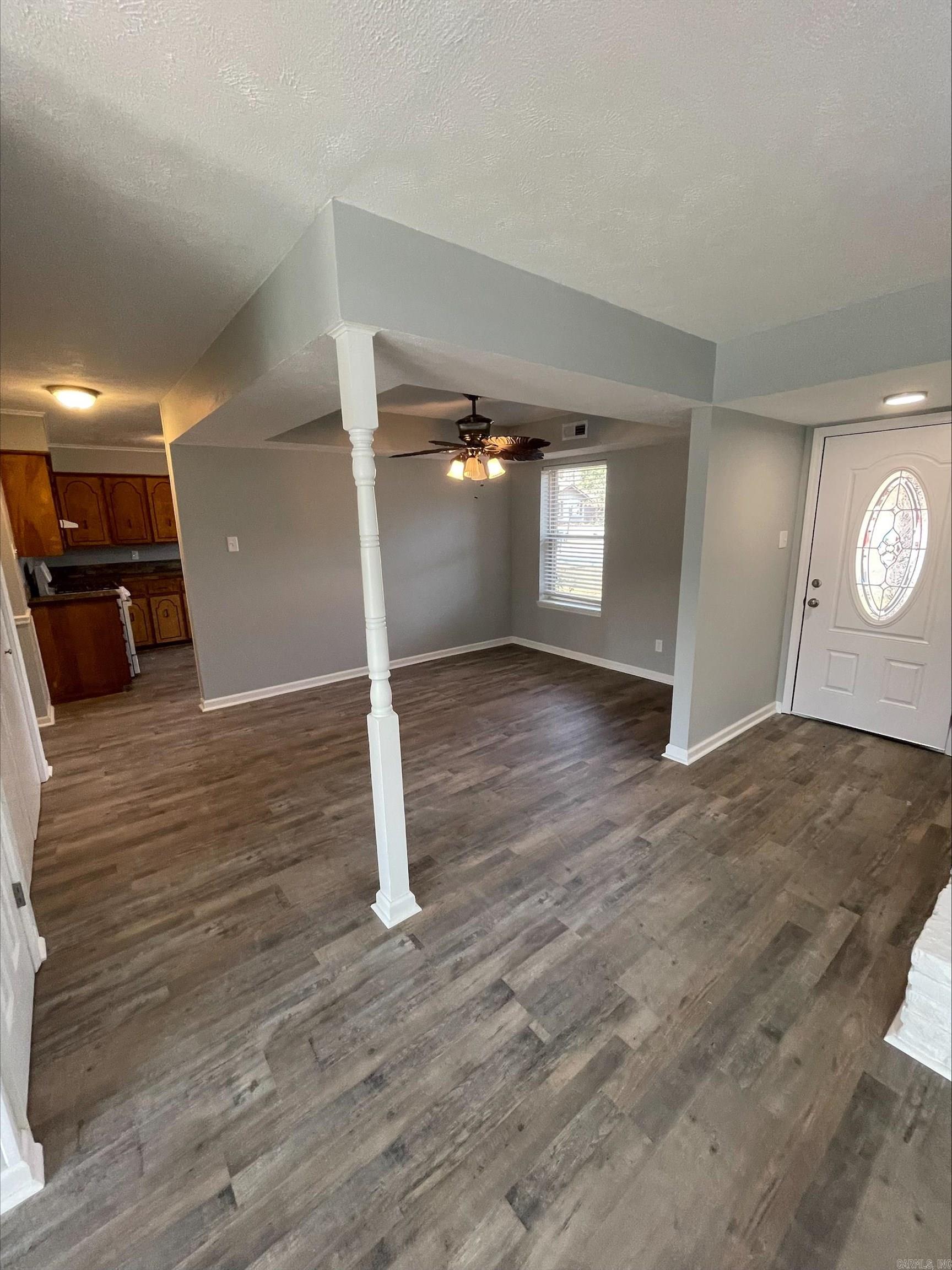 208 Elwood Dr