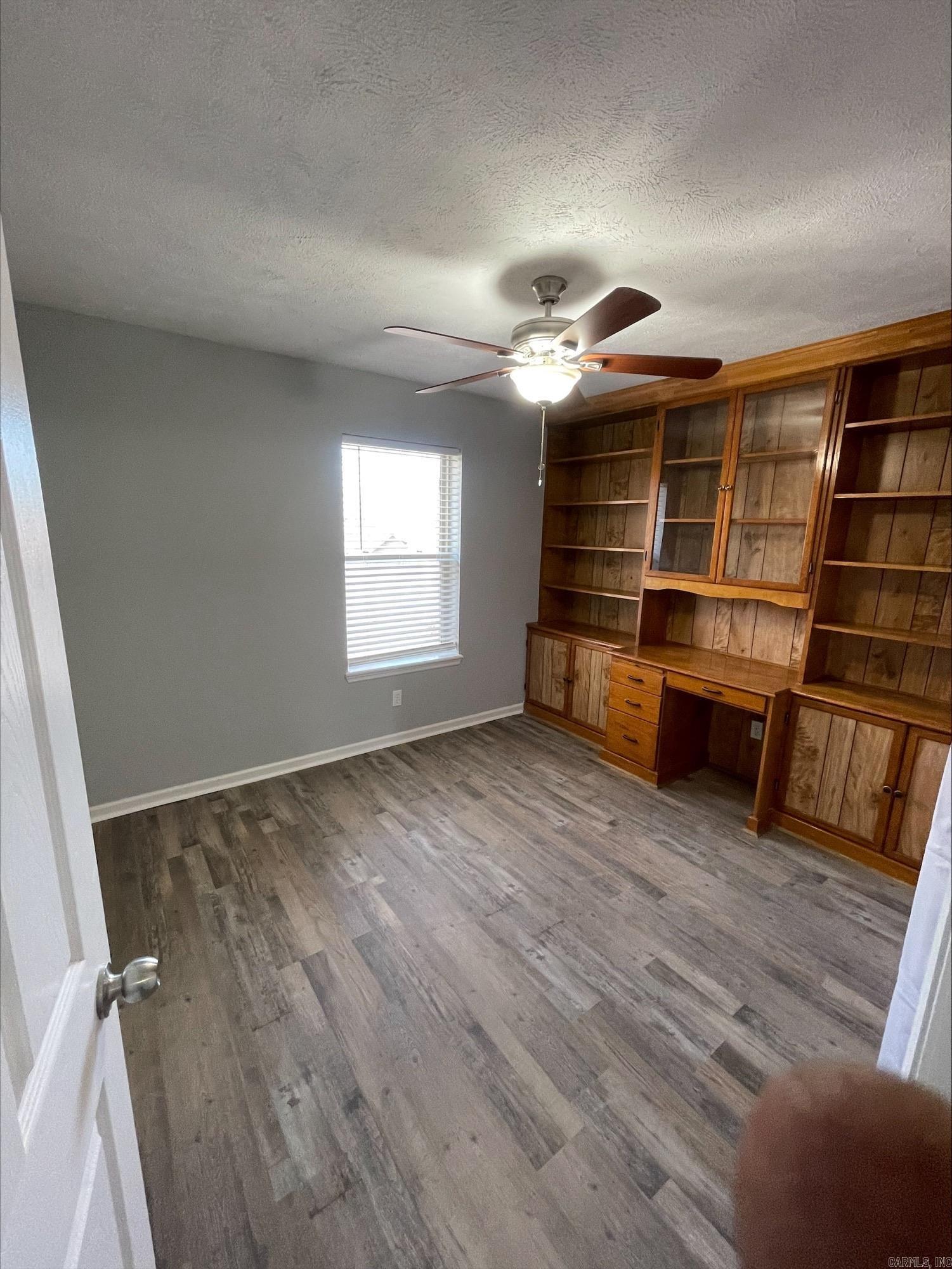 208 Elwood Dr