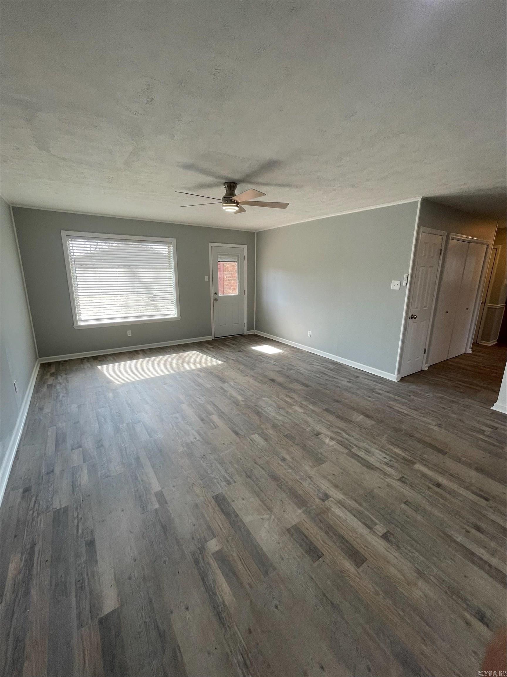 208 Elwood Dr