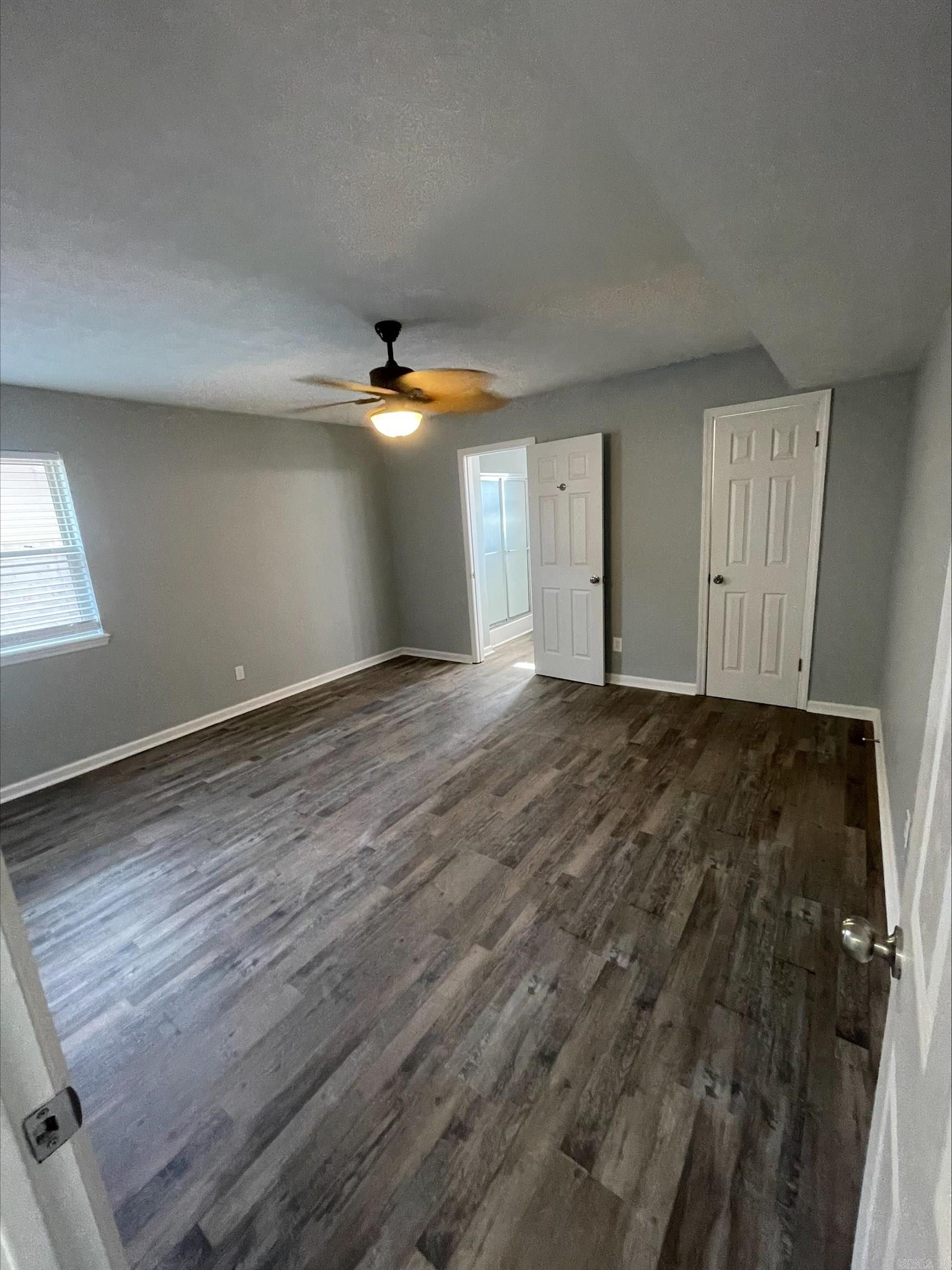 208 Elwood Dr