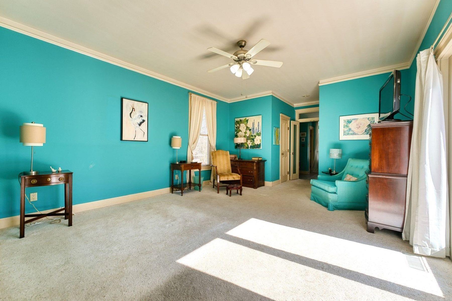 540 Bellaire Drive