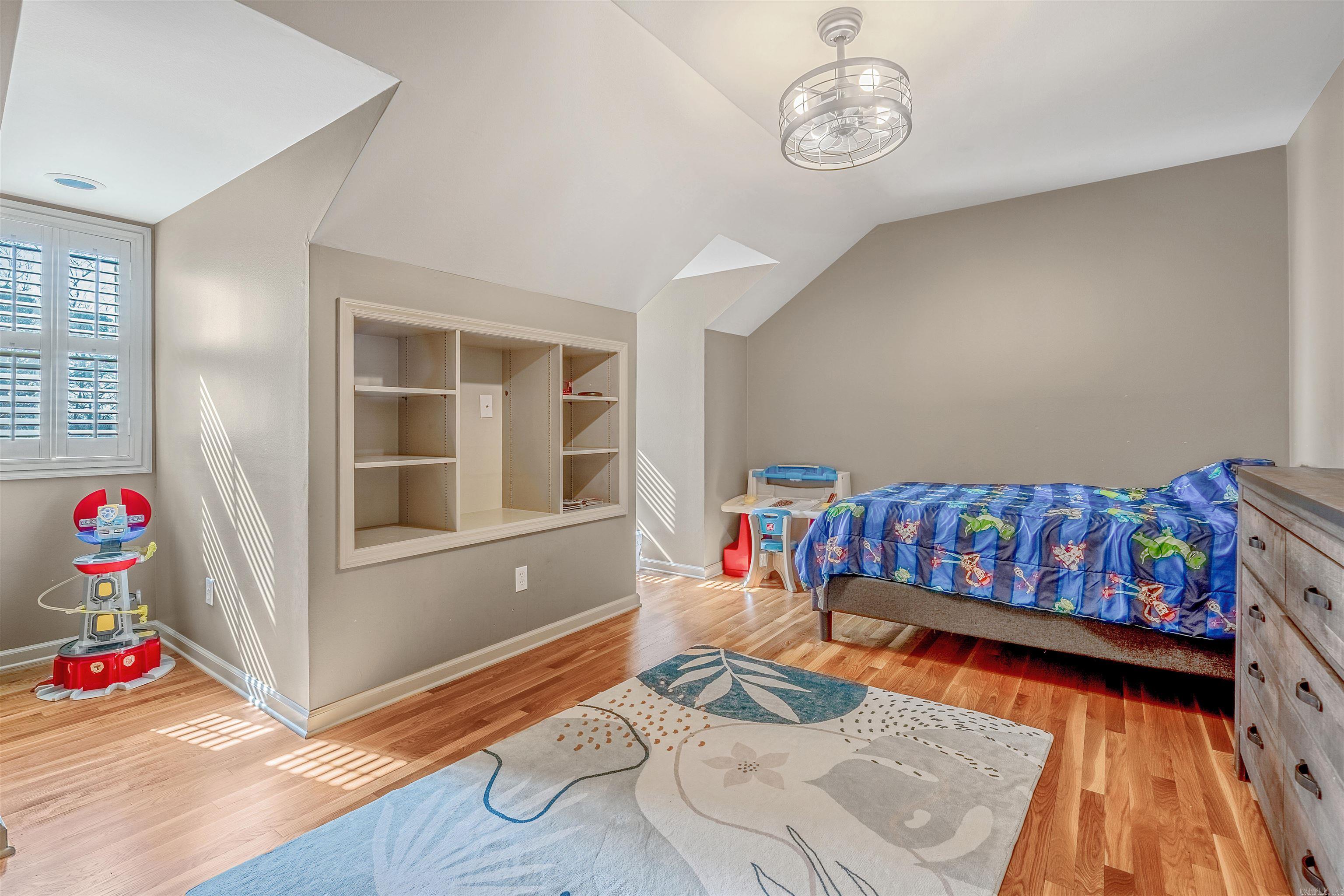 10 St. Thomas Ct.