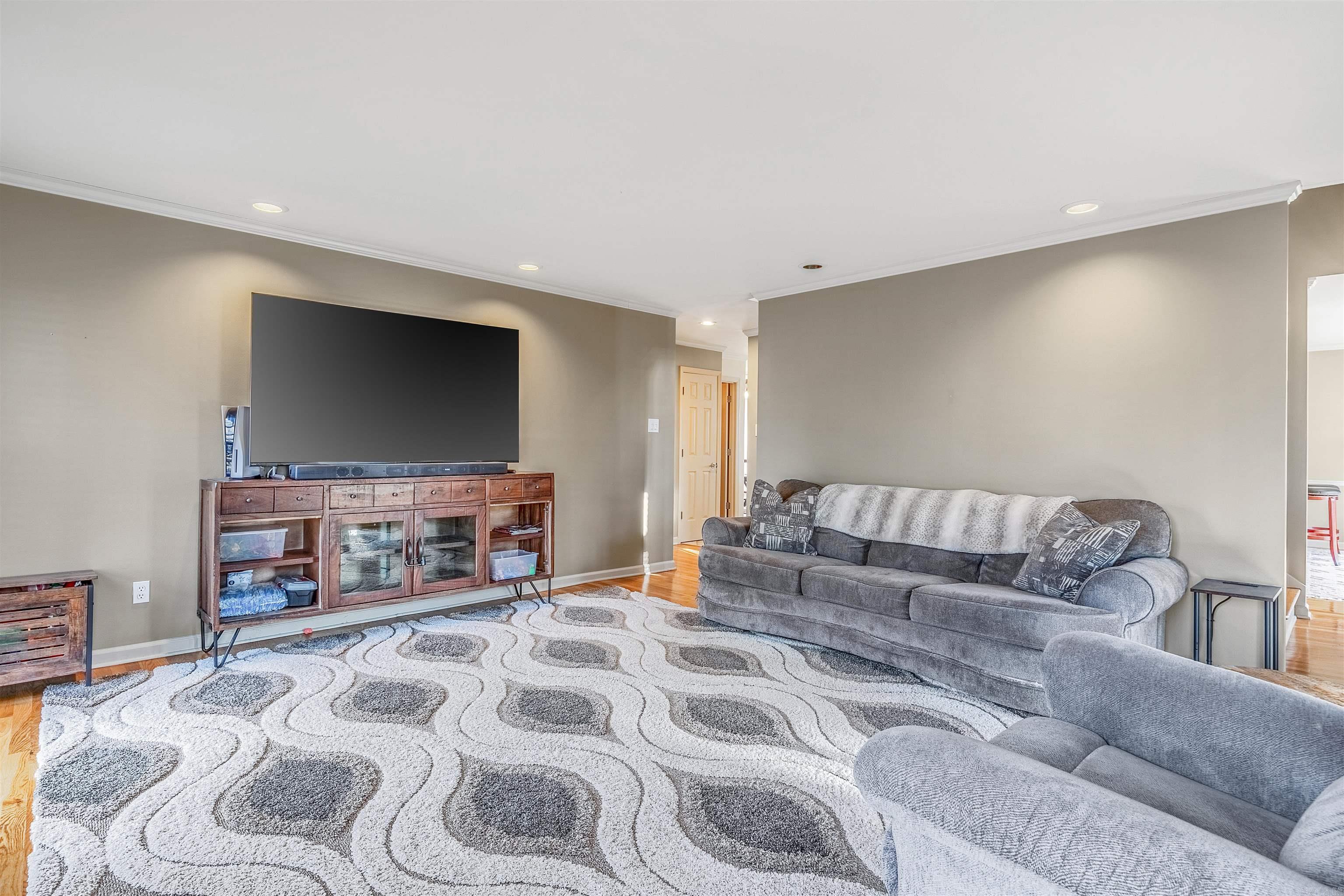 10 St. Thomas Ct.