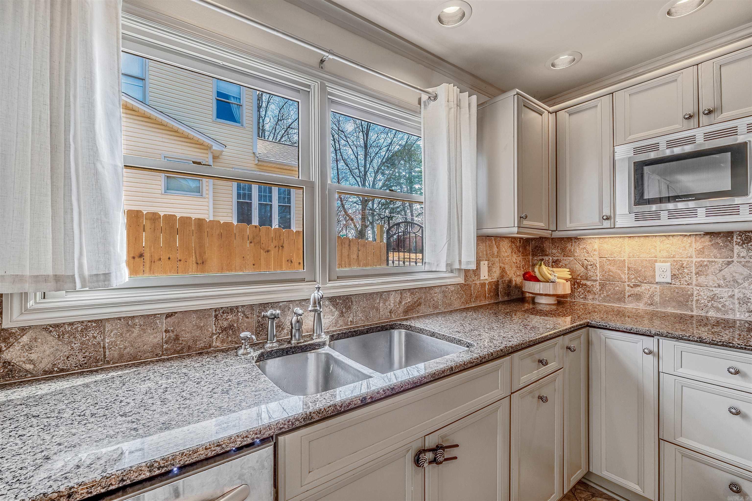 10 St. Thomas Ct.