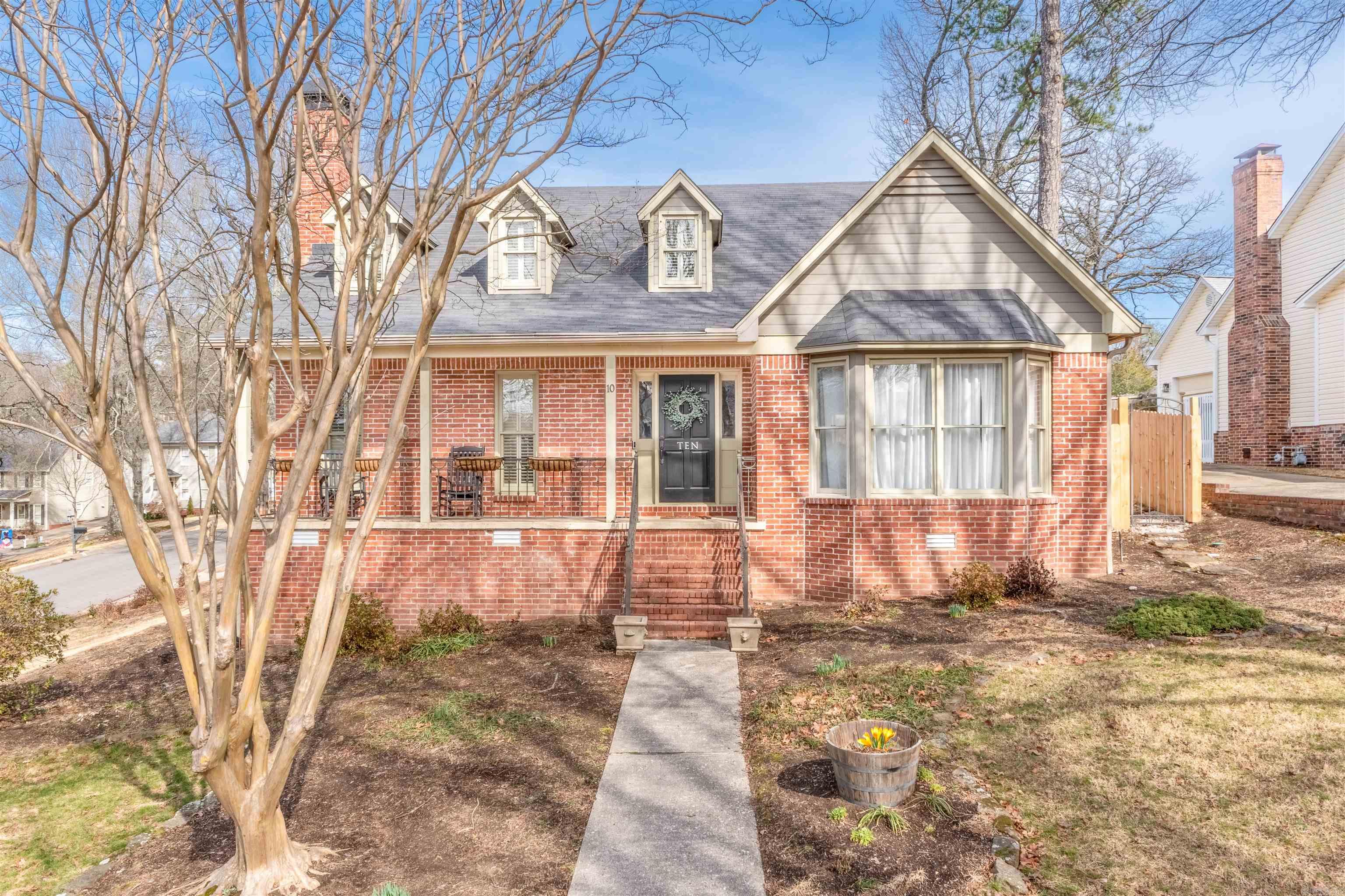 10 St. Thomas Ct.