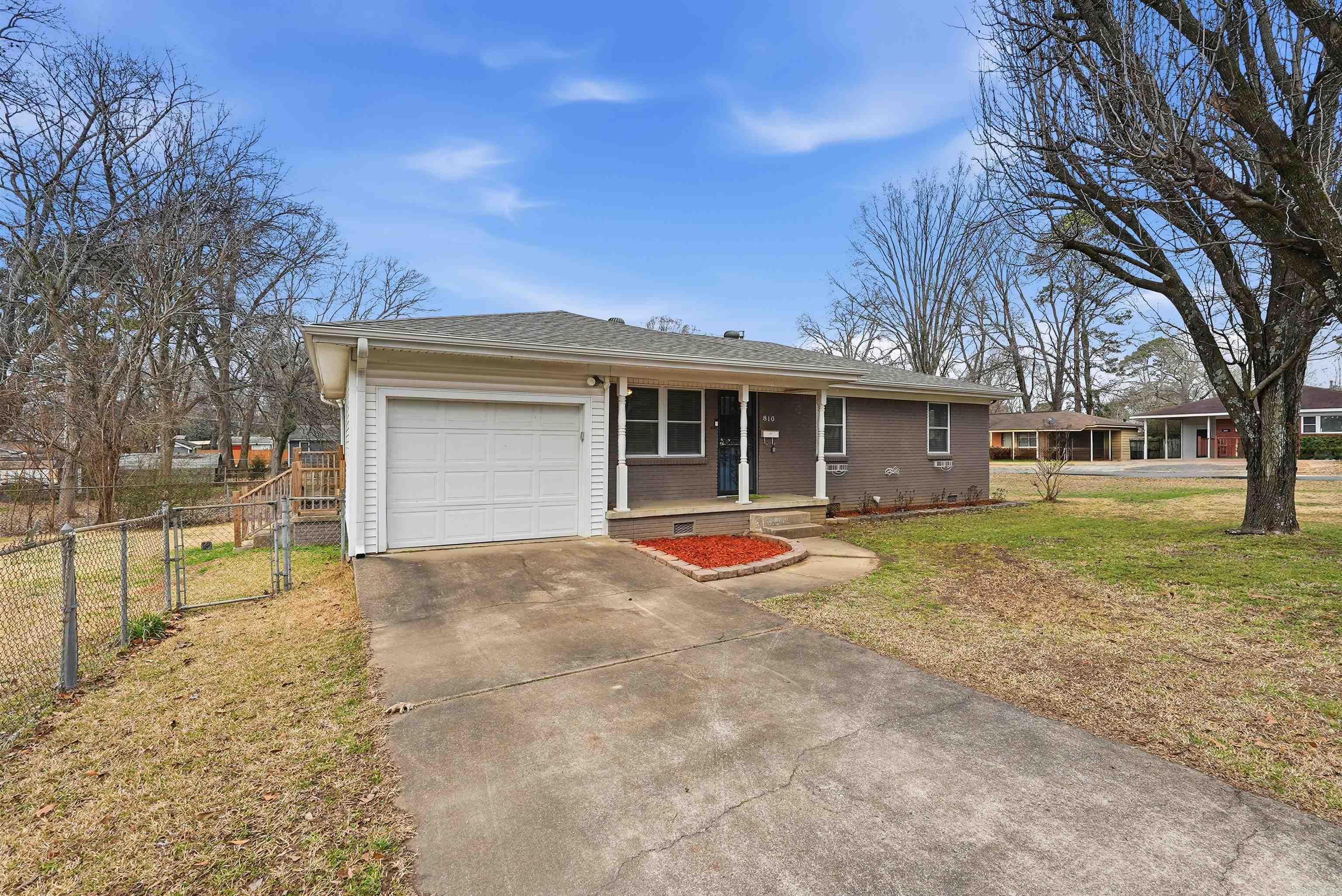 810 N Bailey Boulevard
