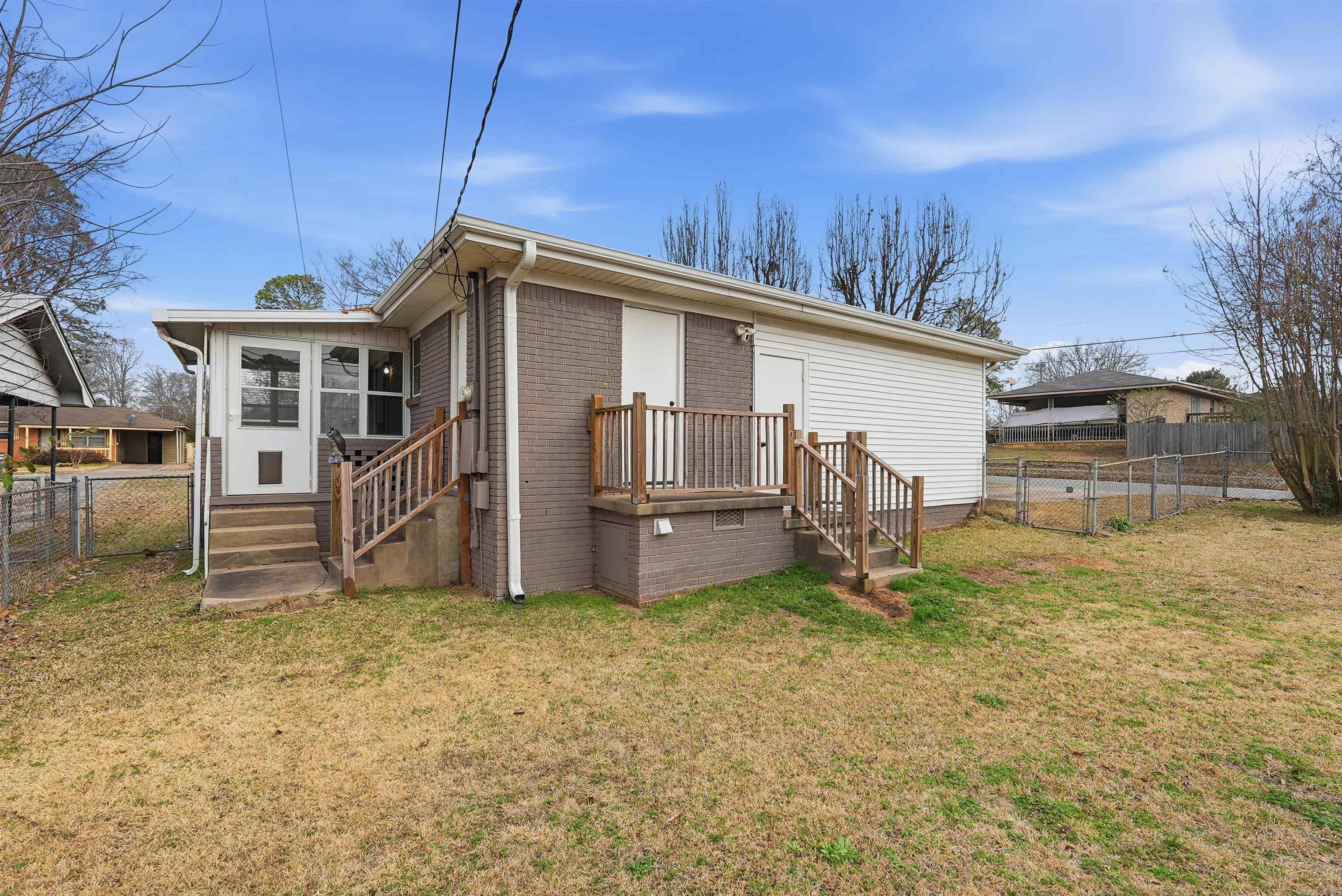 810 N Bailey Boulevard