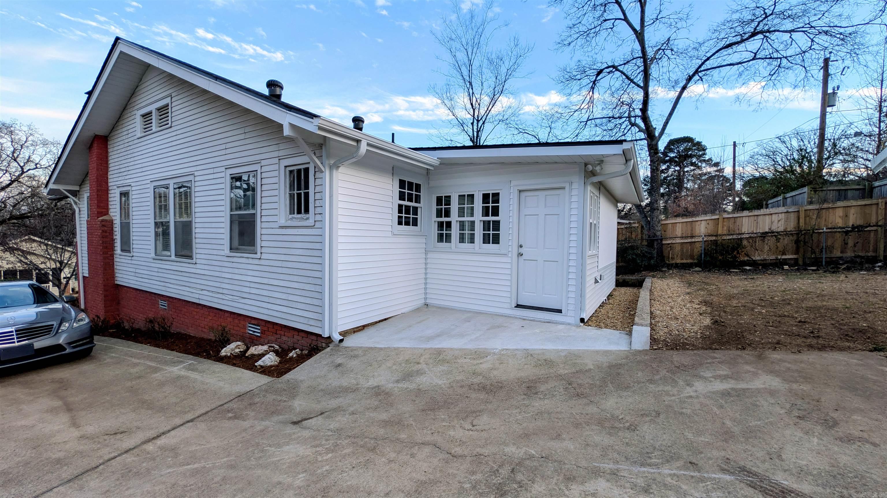 506 N Valentine Street