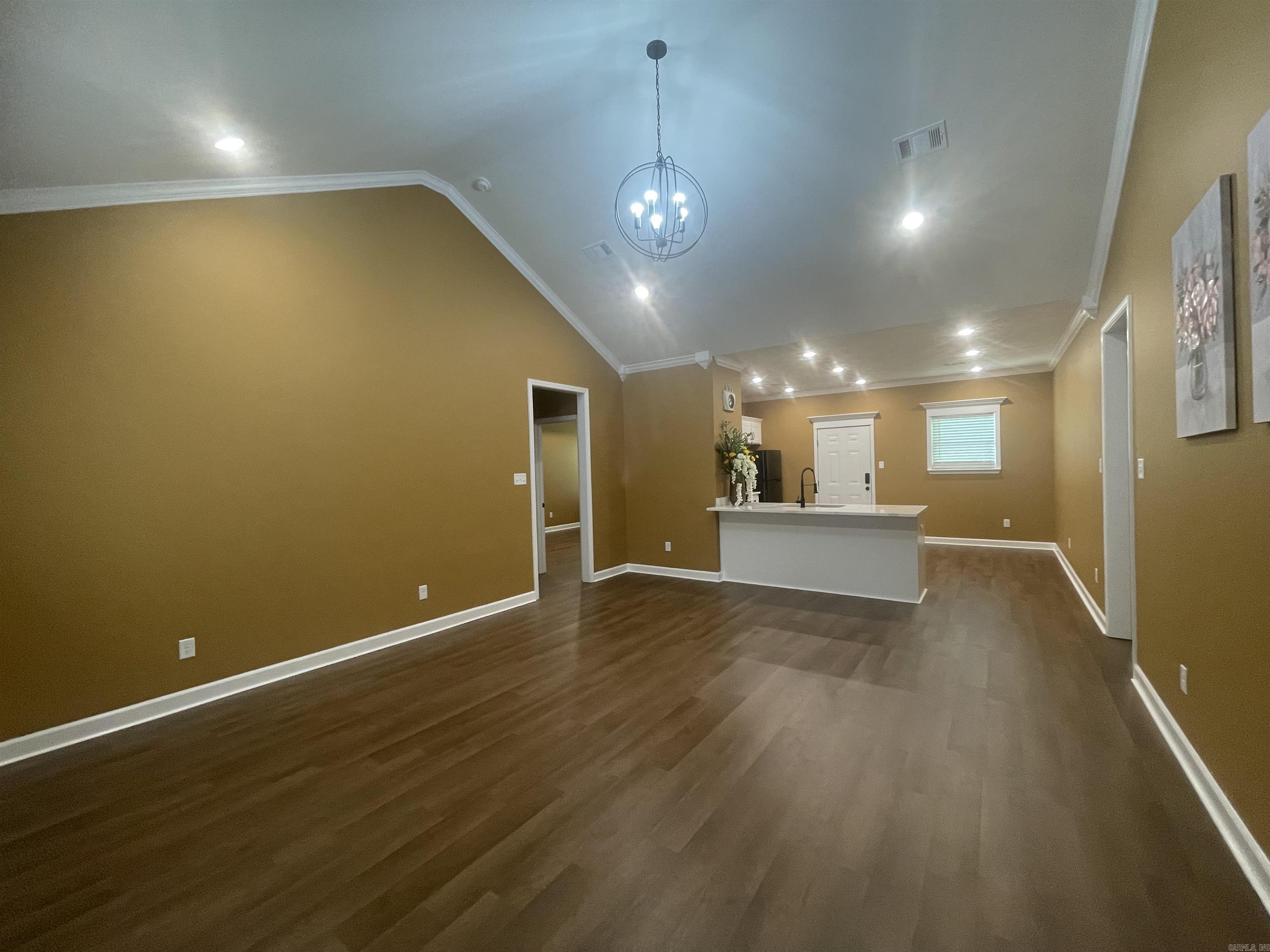 66 Springtree