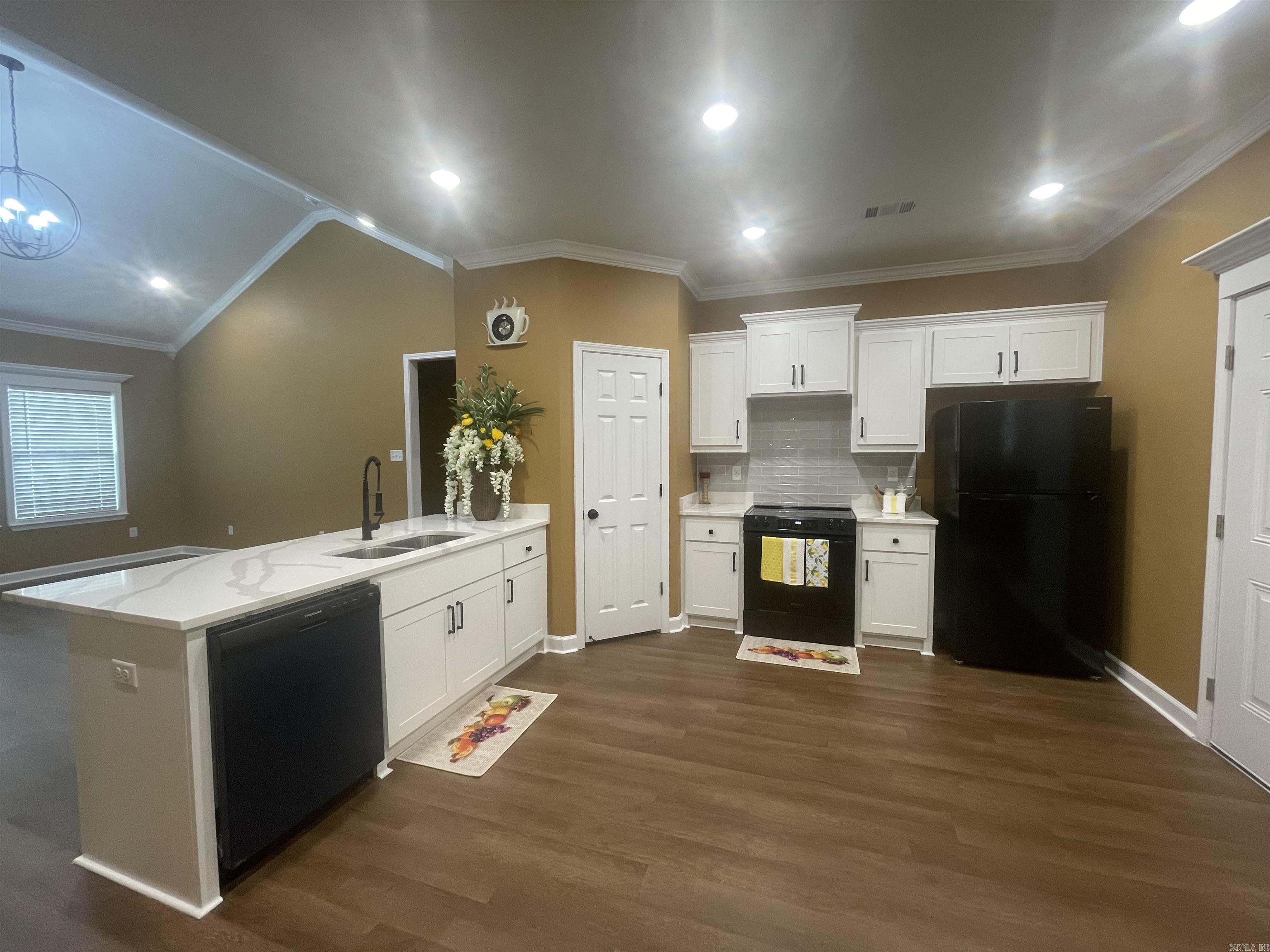66 Springtree