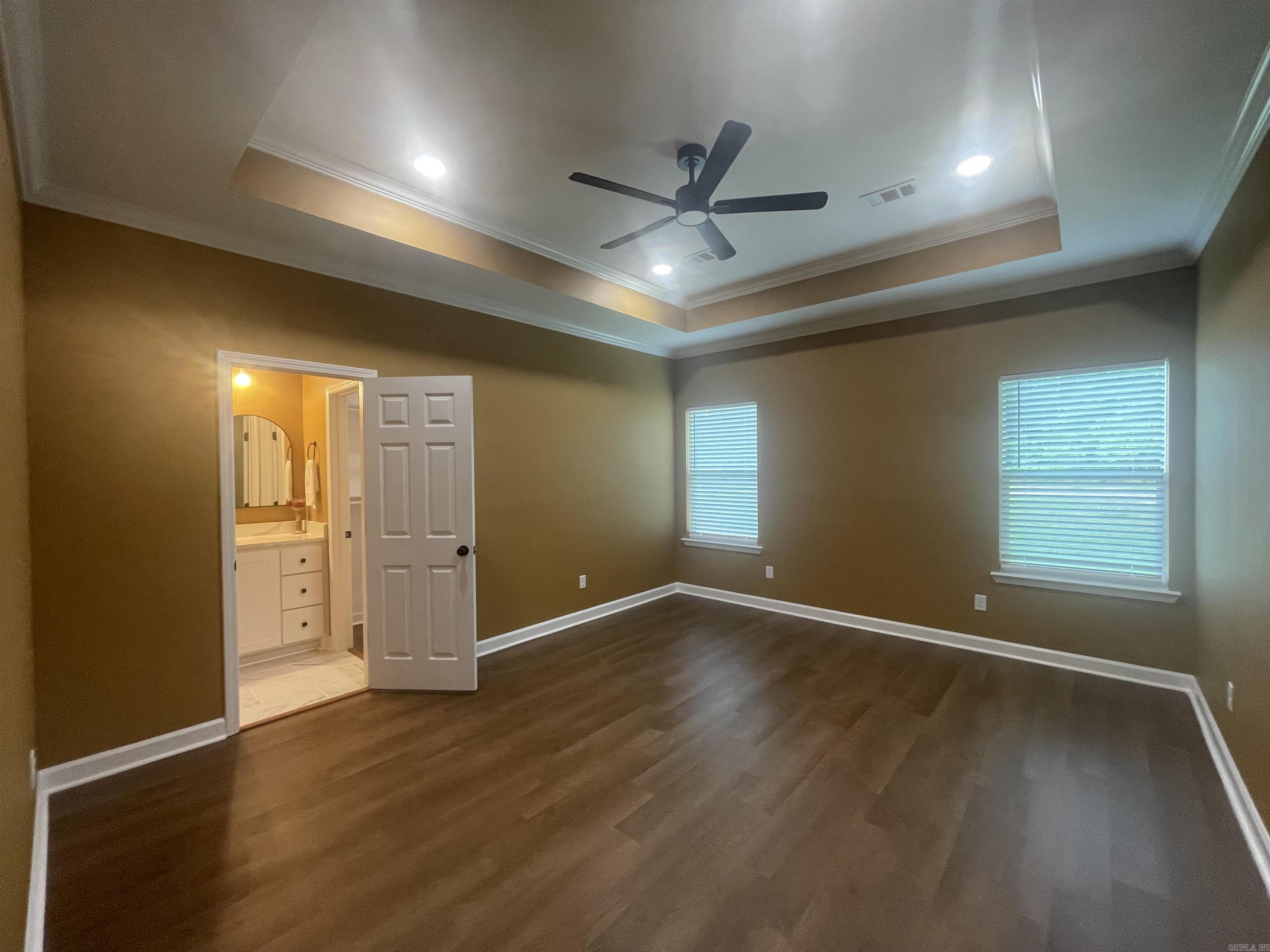 66 Springtree