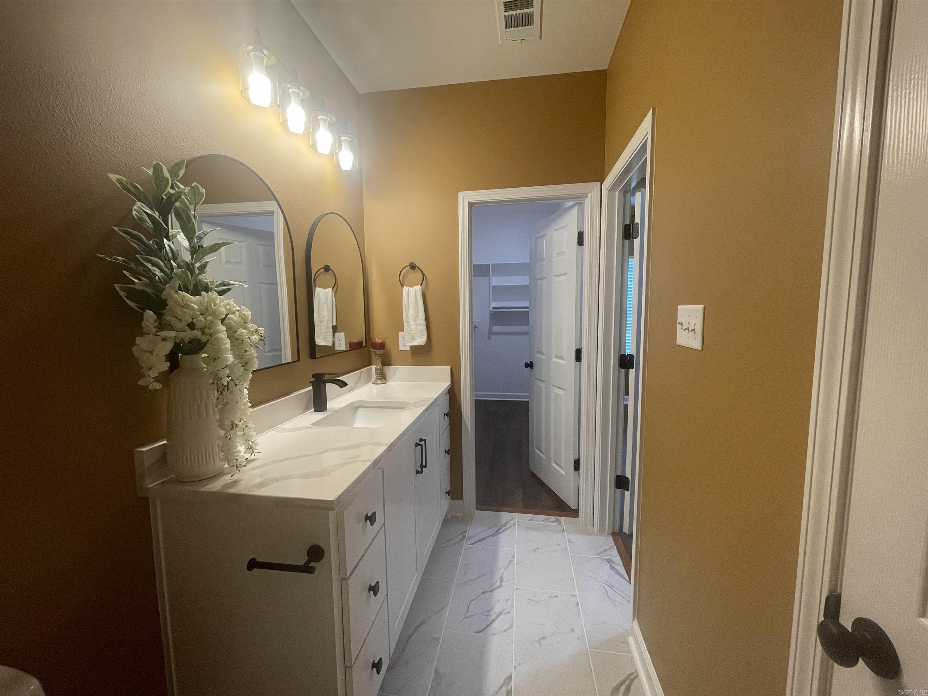 66 Springtree