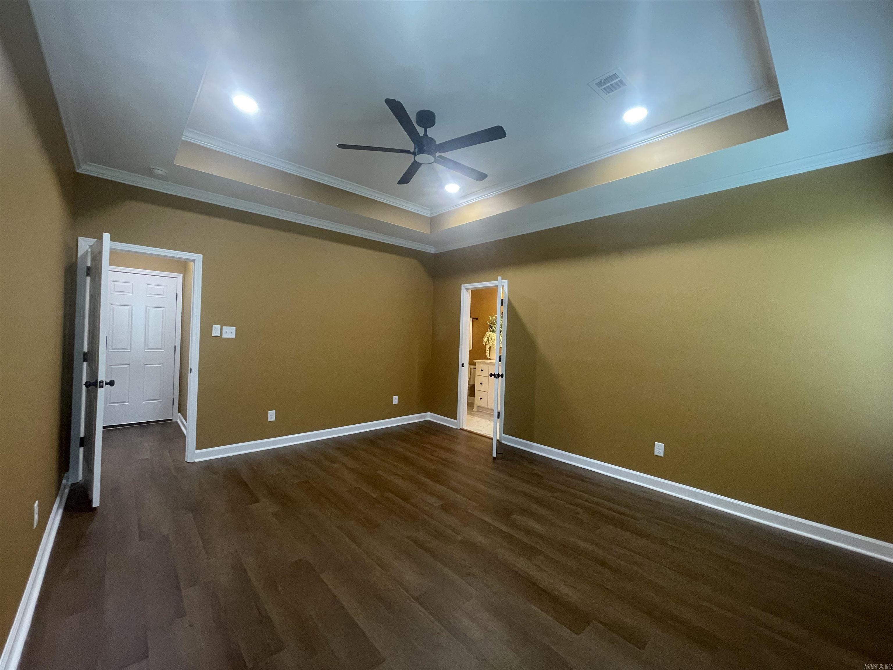 66 Springtree