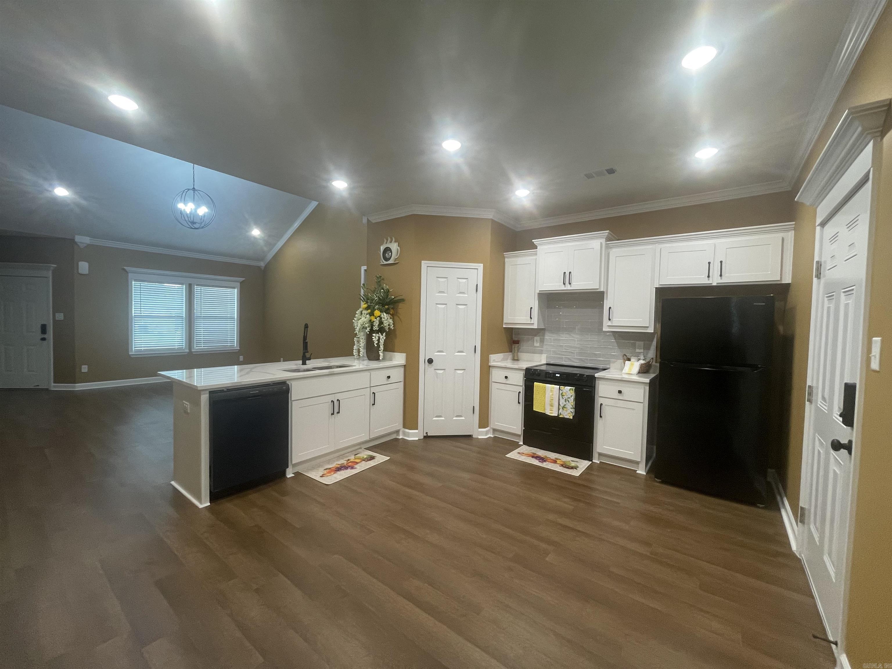 66 Springtree