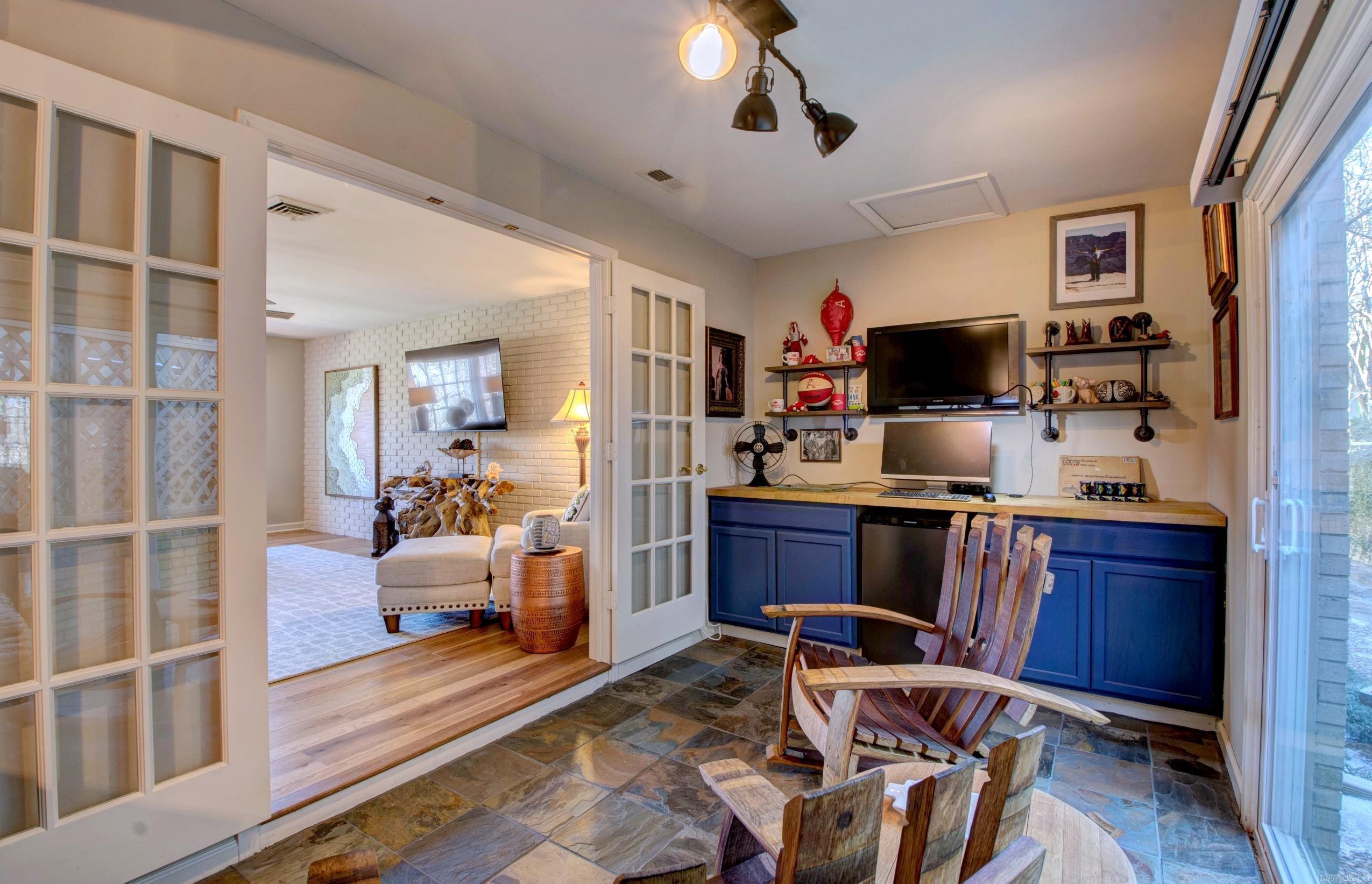 3901 Cedar Hill Road, #16